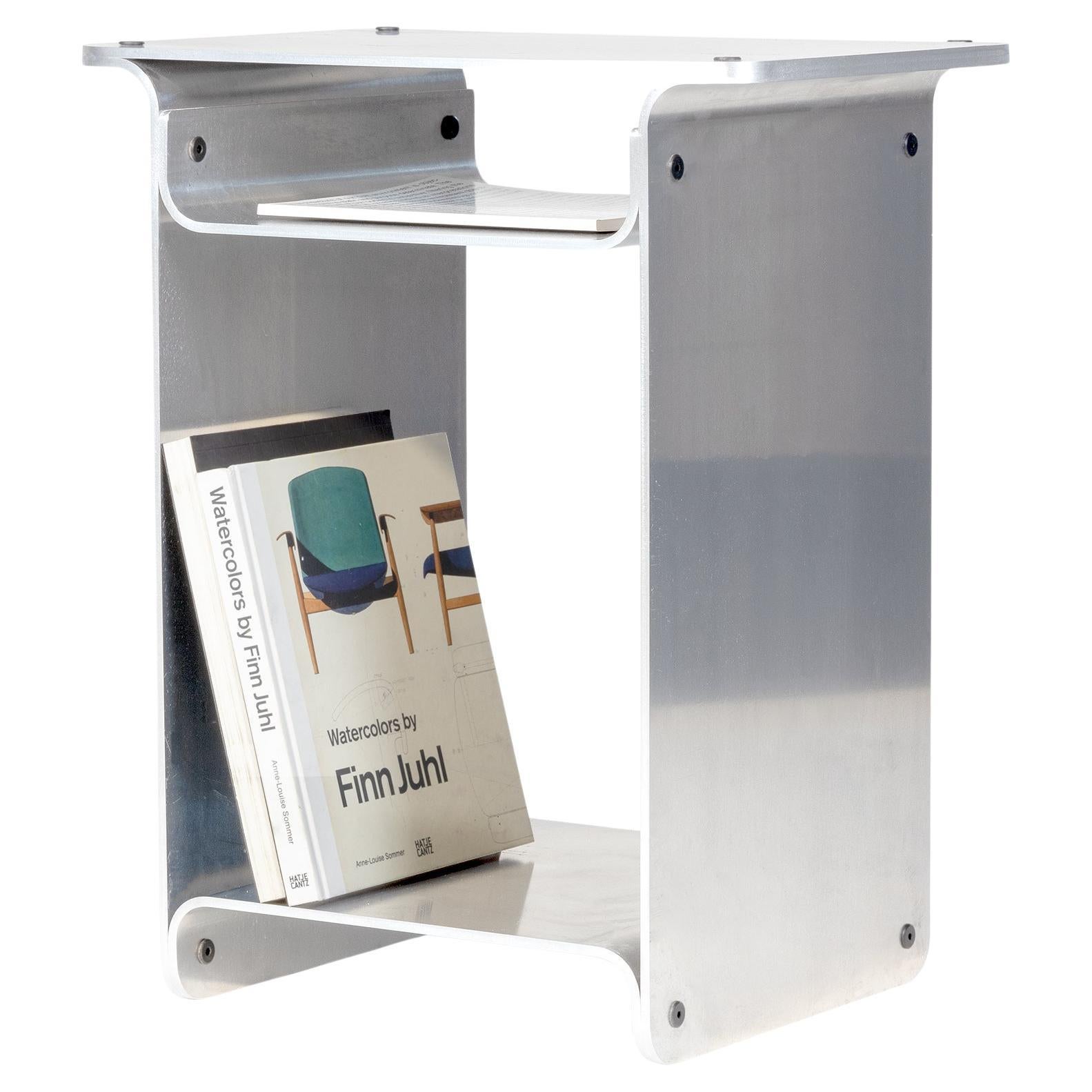 Foundation End Table - Moderner industrieller Aluminium-Endtisch mit Ablage