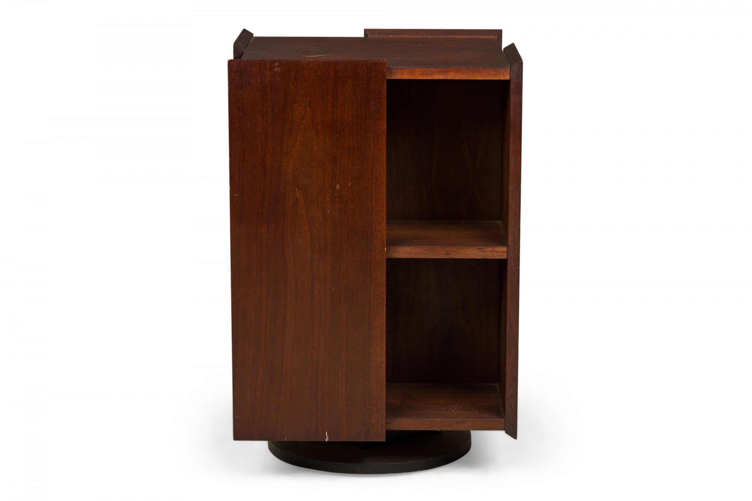 Founders Dark Walnut Lazy Susan Mini Bookcase In Good Condition For Sale In New York, NY