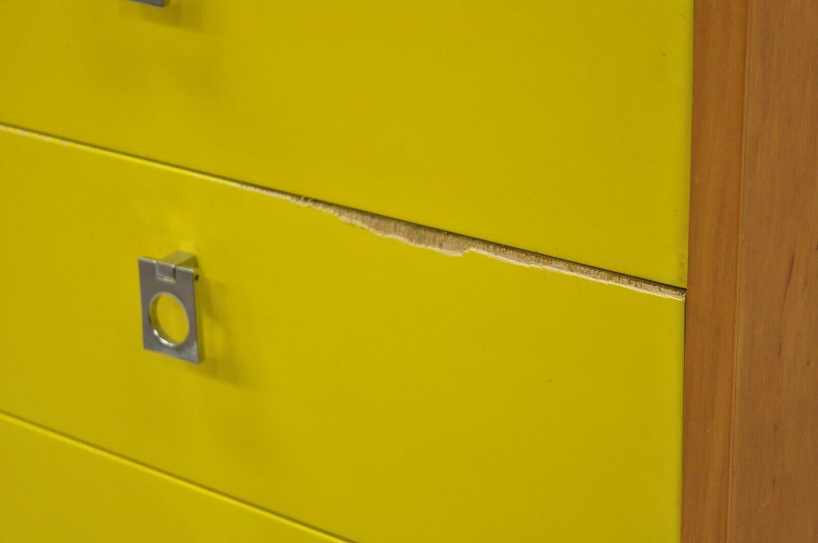 Érable Table de nuit jaune moderne du milieu du siècle dernier commode chromée en érable Jack Cartwright en vente
