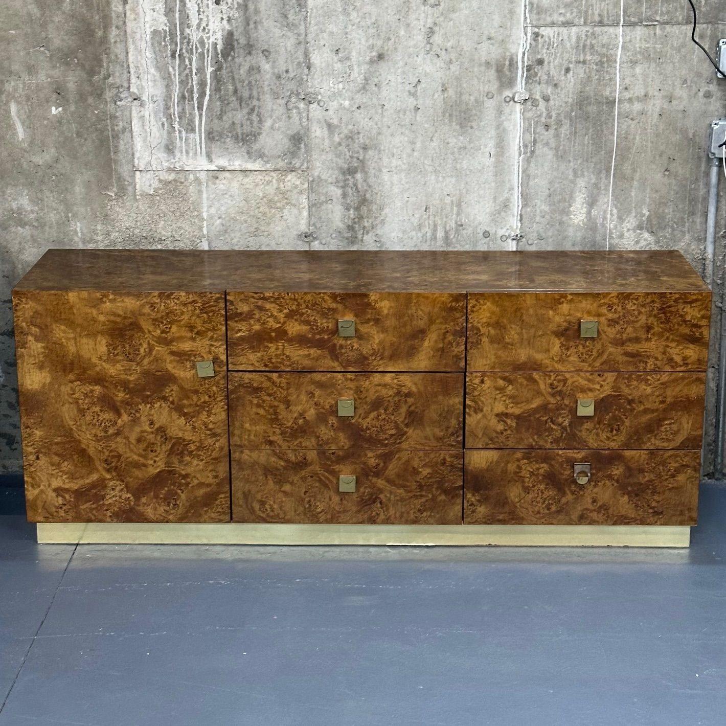 Founders, Mid-Century Modern, Dresser, Burlwood, USA, 1980s In Fair Condition For Sale In Stamford, CT