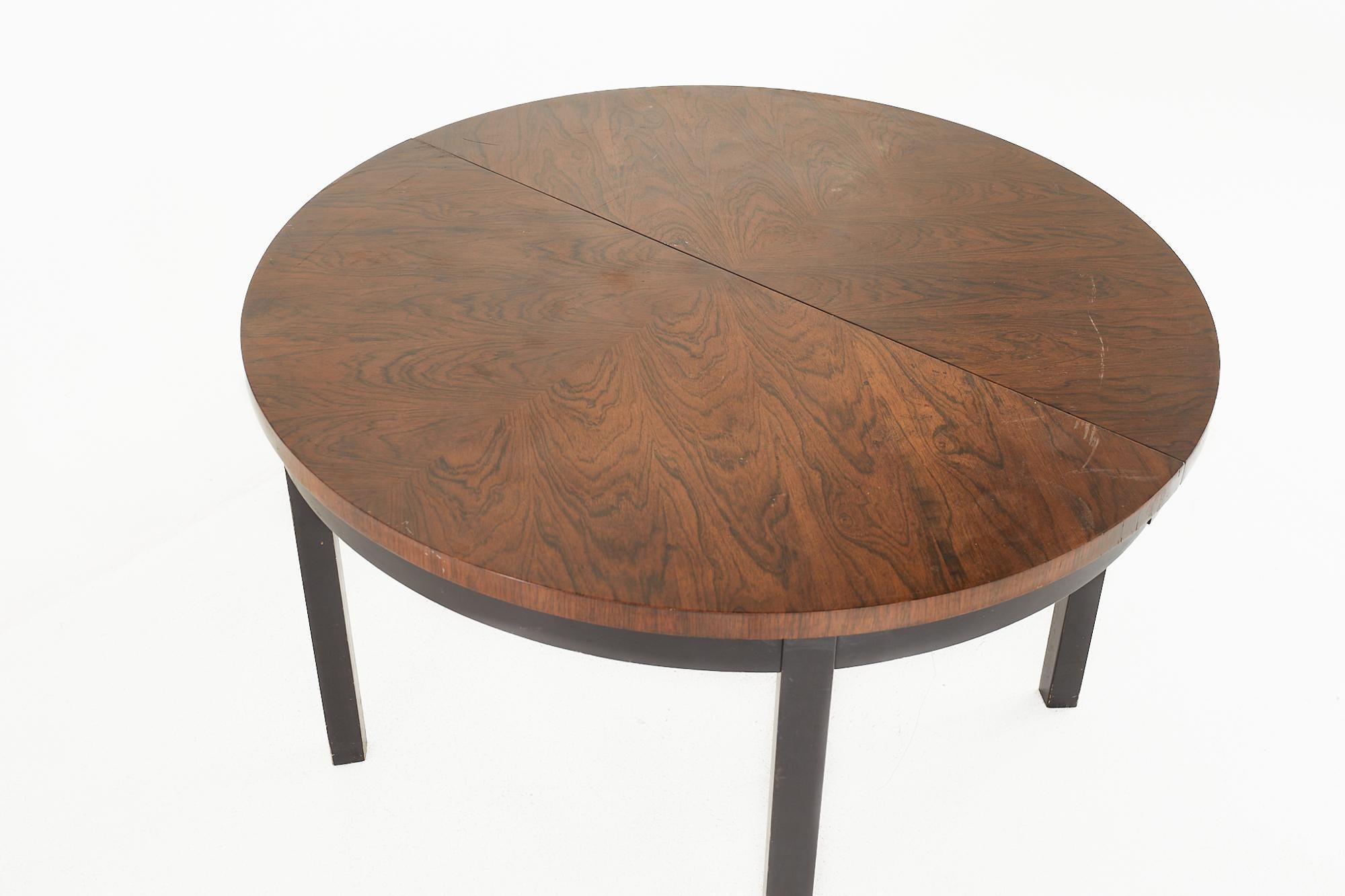 Founders Mid Century Rosewood Expanding Dining Table with 2 Leaves In Good Condition For Sale In Countryside, IL