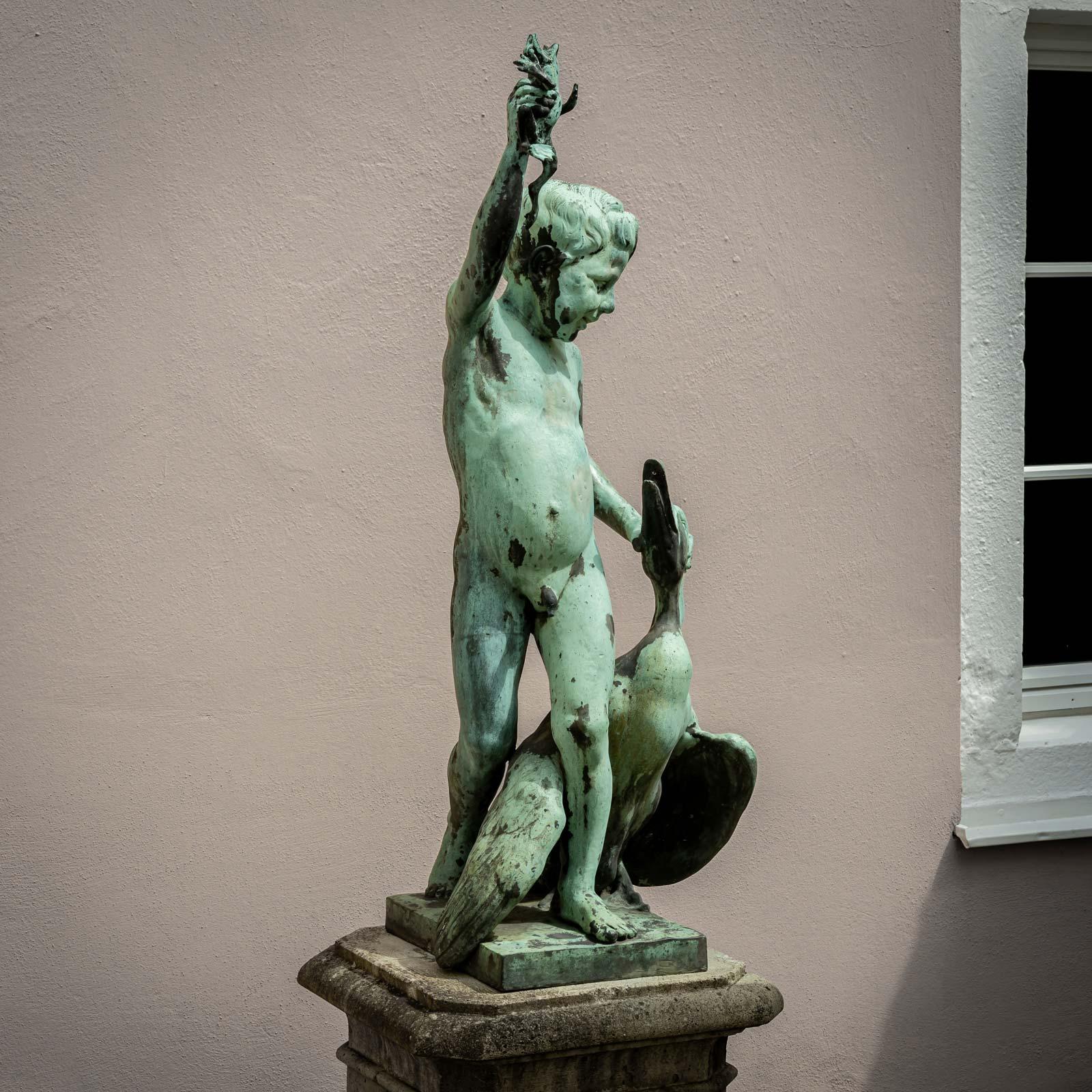 Testa di fontana di ragazzo con rana e oca, XIX secolo in vendita 2