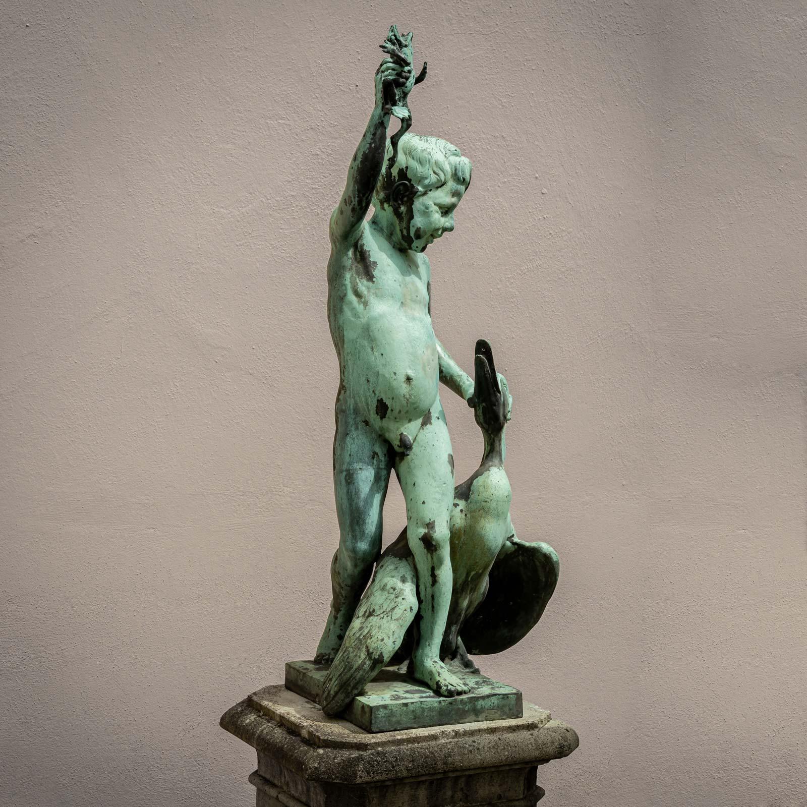 Testa di fontana di ragazzo con rana e oca, XIX secolo in vendita 3