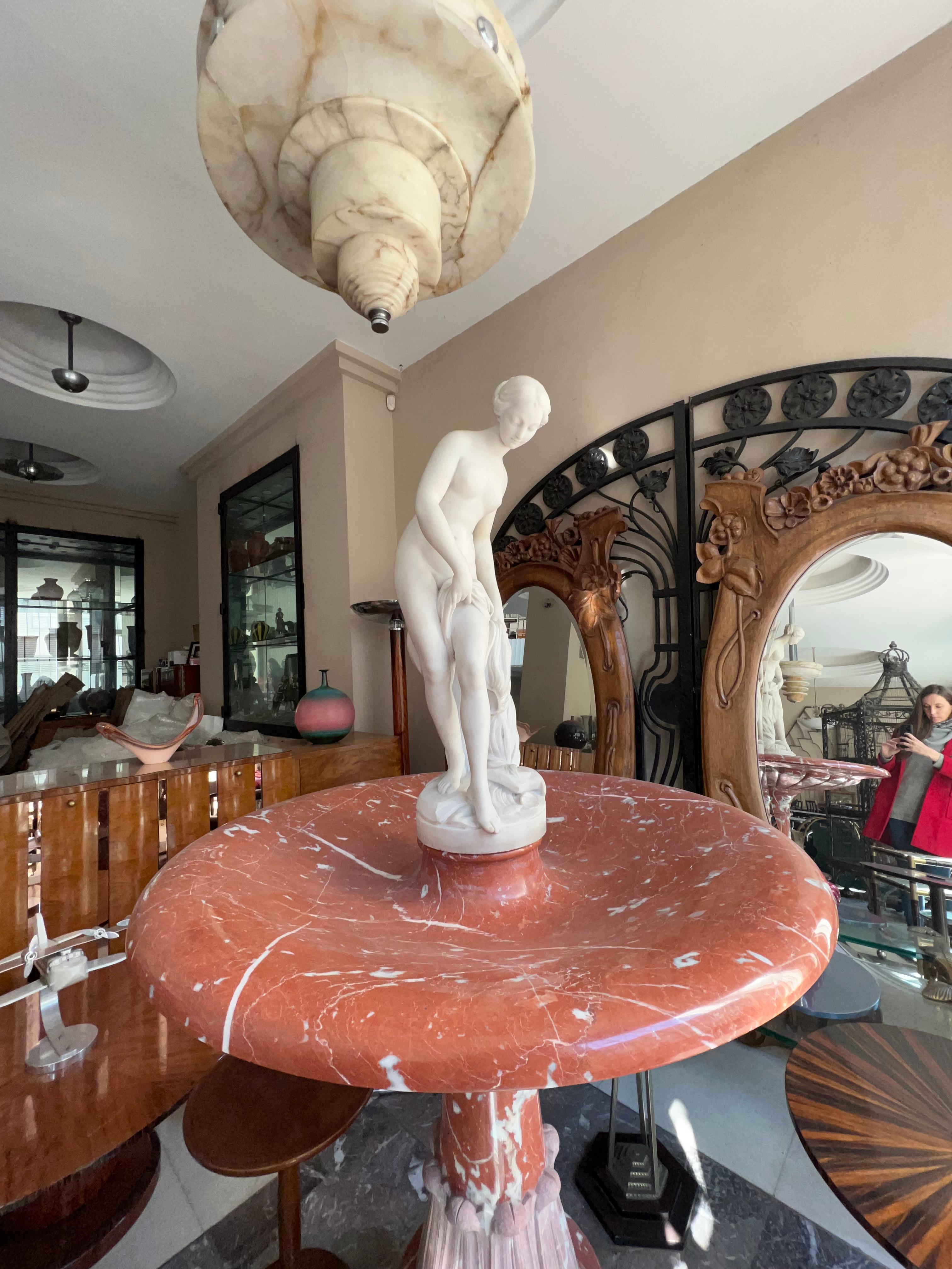 Fountain in Marble, Year: 1920, France For Sale 3
