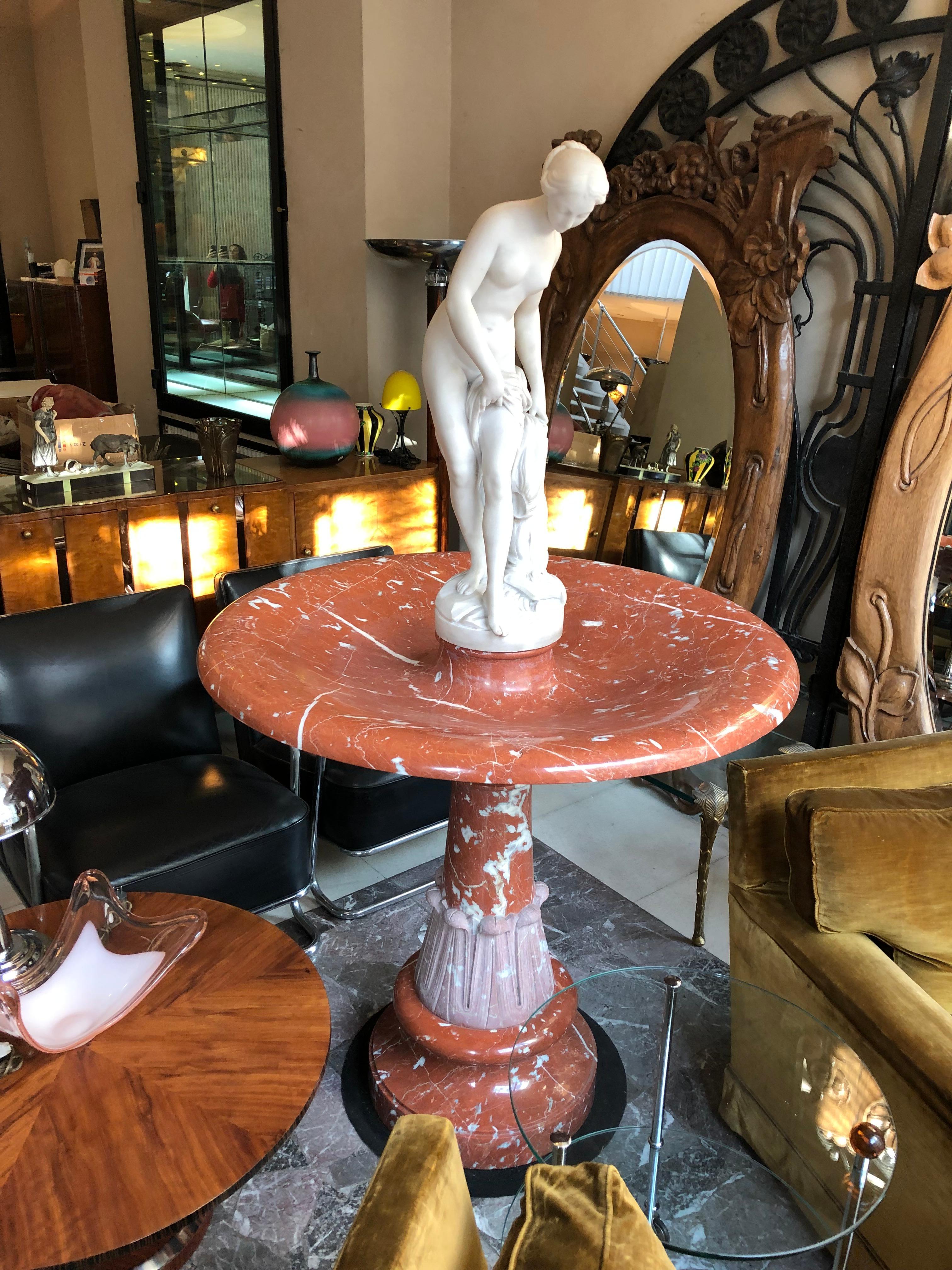 Fountain in Marble, Year: 1920, France For Sale 5