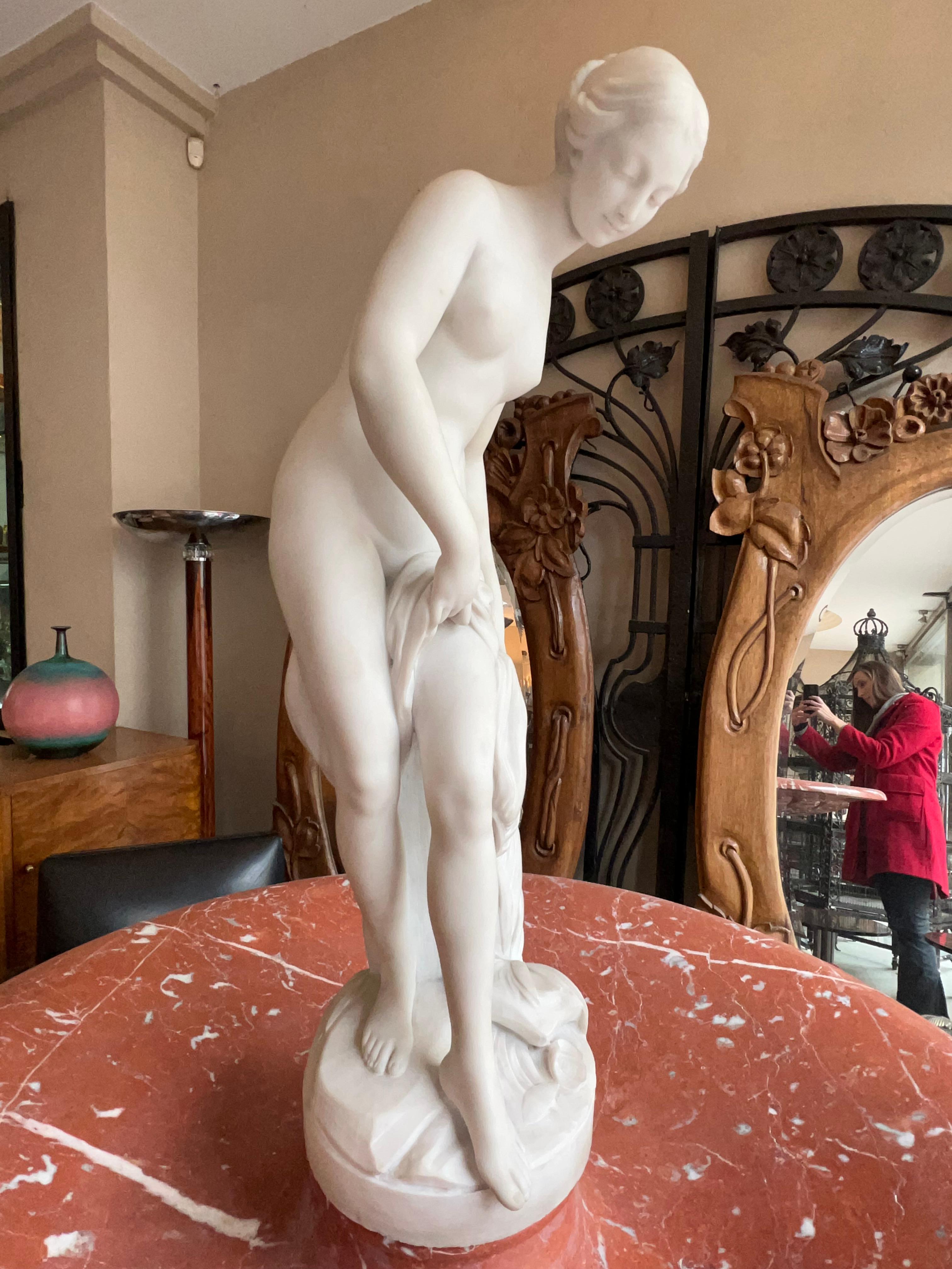 Début du 20ème siècle Fontaine en marbre, année 1920, France  en vente
