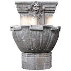 Brunnen aus natürlichem, alten Stein