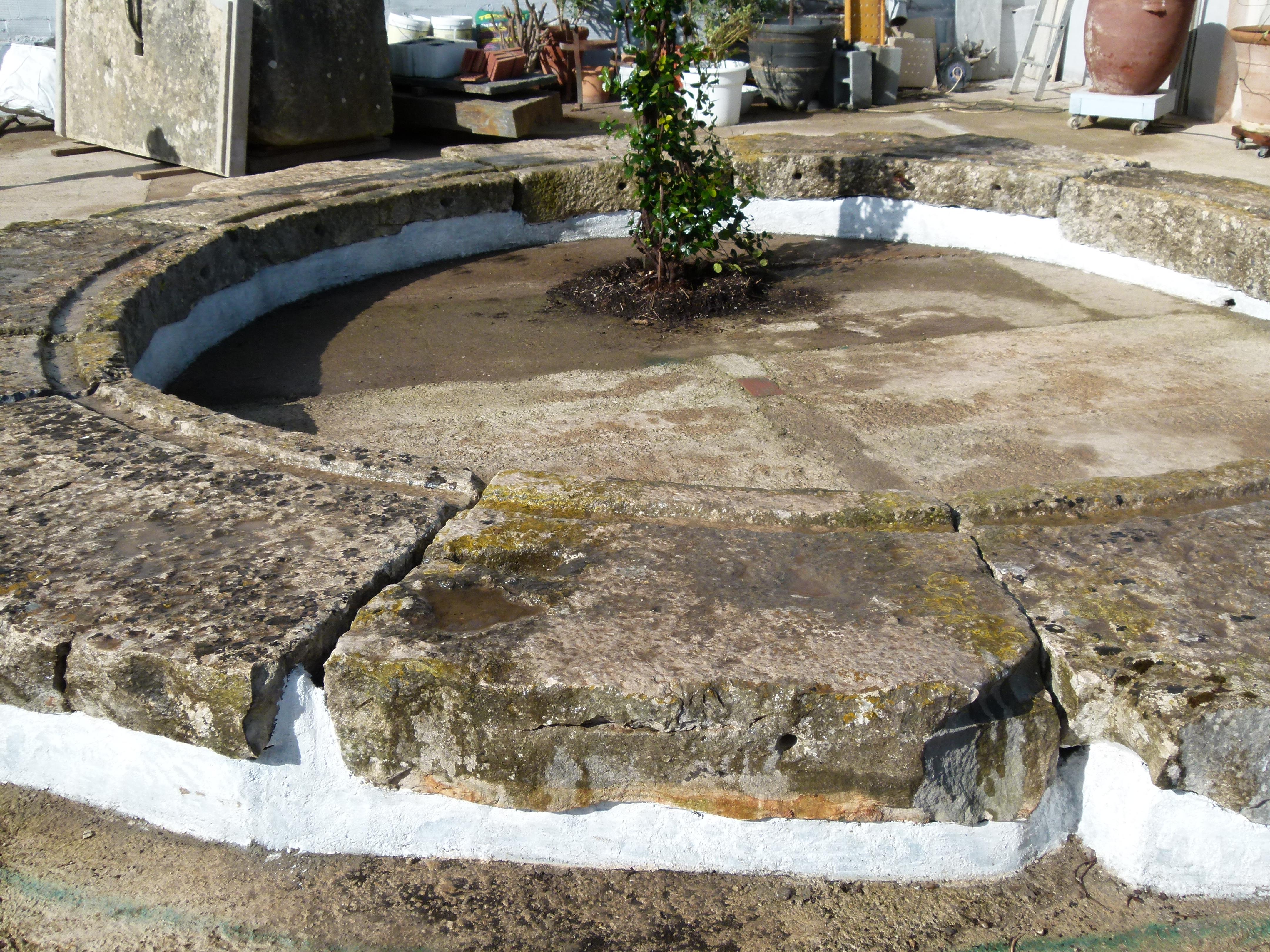 18th Century and Earlier Large Original Circular Limestone Fountain 