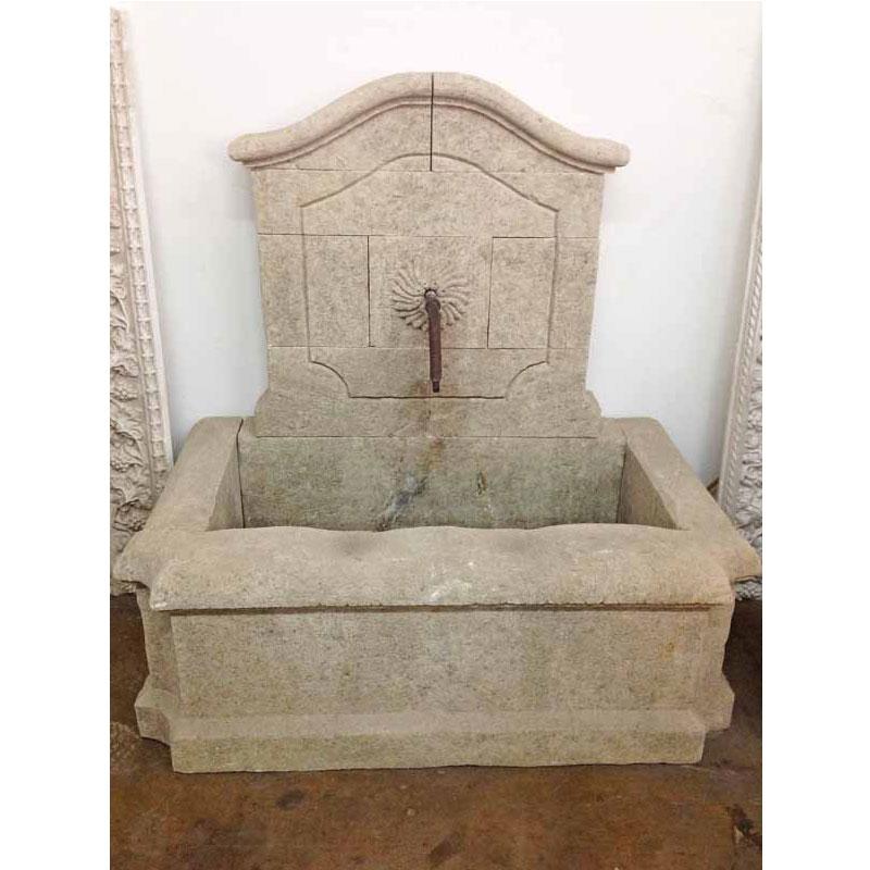 Fountain Marquise In Good Condition For Sale In Dallas, TX