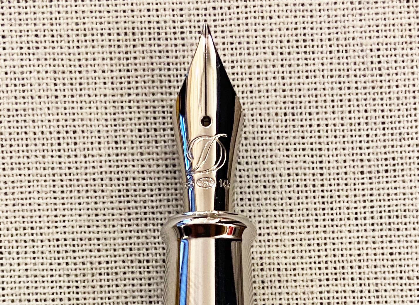 Women's or Men's Fountain Pen Silver For Sale