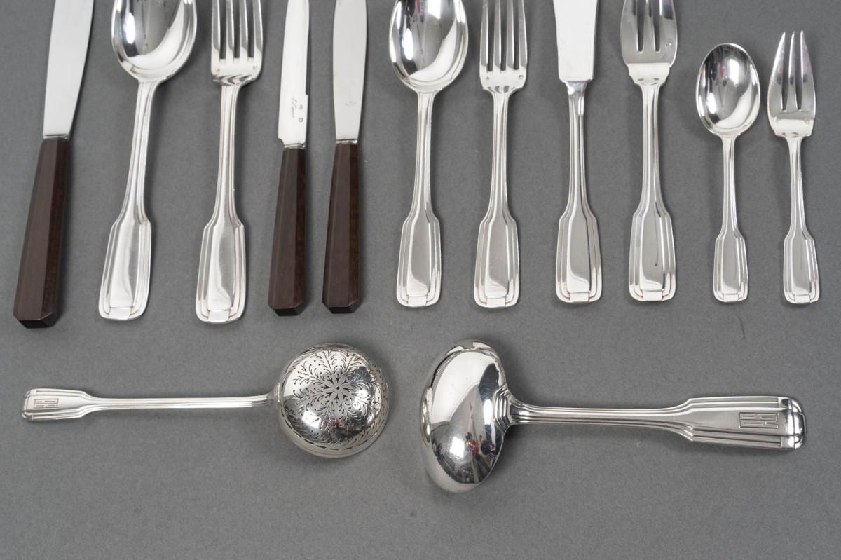 FOUQUET LAPAR - 147-piece Art Deco solid silver cutlery set circa 1930 In Excellent Condition In SAINT-OUEN-SUR-SEINE, FR