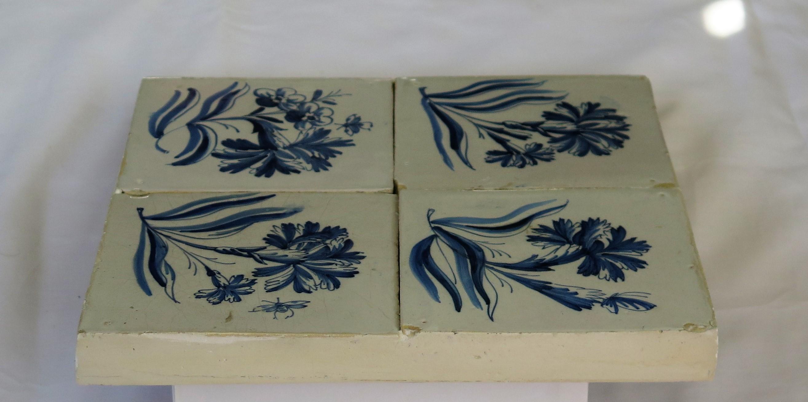 QUATRE carreaux de faïence murale bleus et blancs de Delft du 17e siècle sur cadre, ensemble 2, Pays-Bas en vente 4