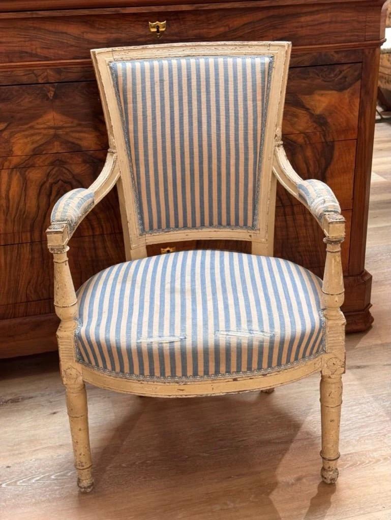 Quatre fauteuils de style Louis XVI - Directoire du XVIIIe siècle en vente 2