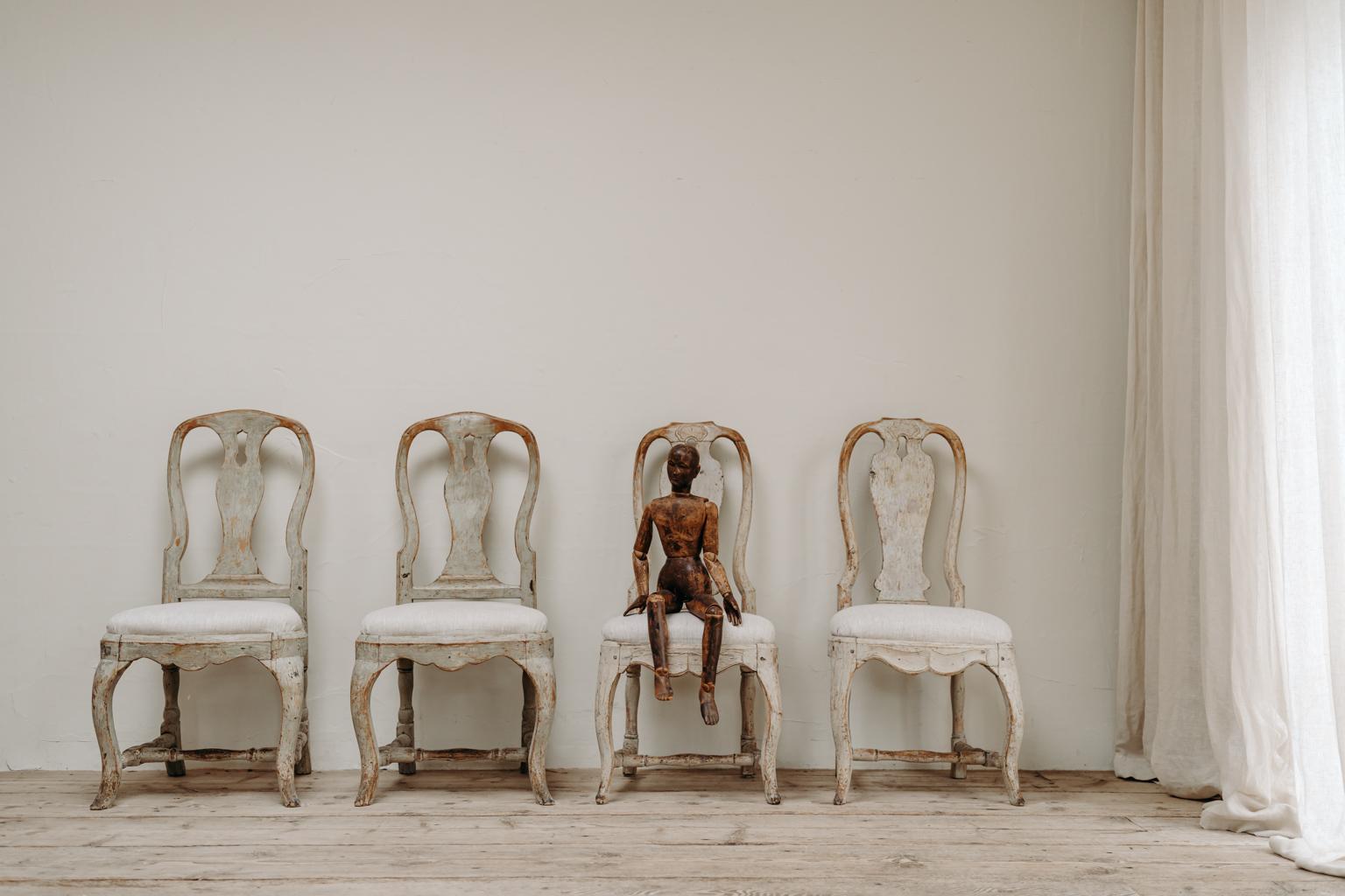 Dry scraped to the original color, very elegant model, as you can see these are two pairs, very difficult to find complete sets of these genuine 18th century chairs ... seats have all been reupholstered with Belgian linen fabric ...