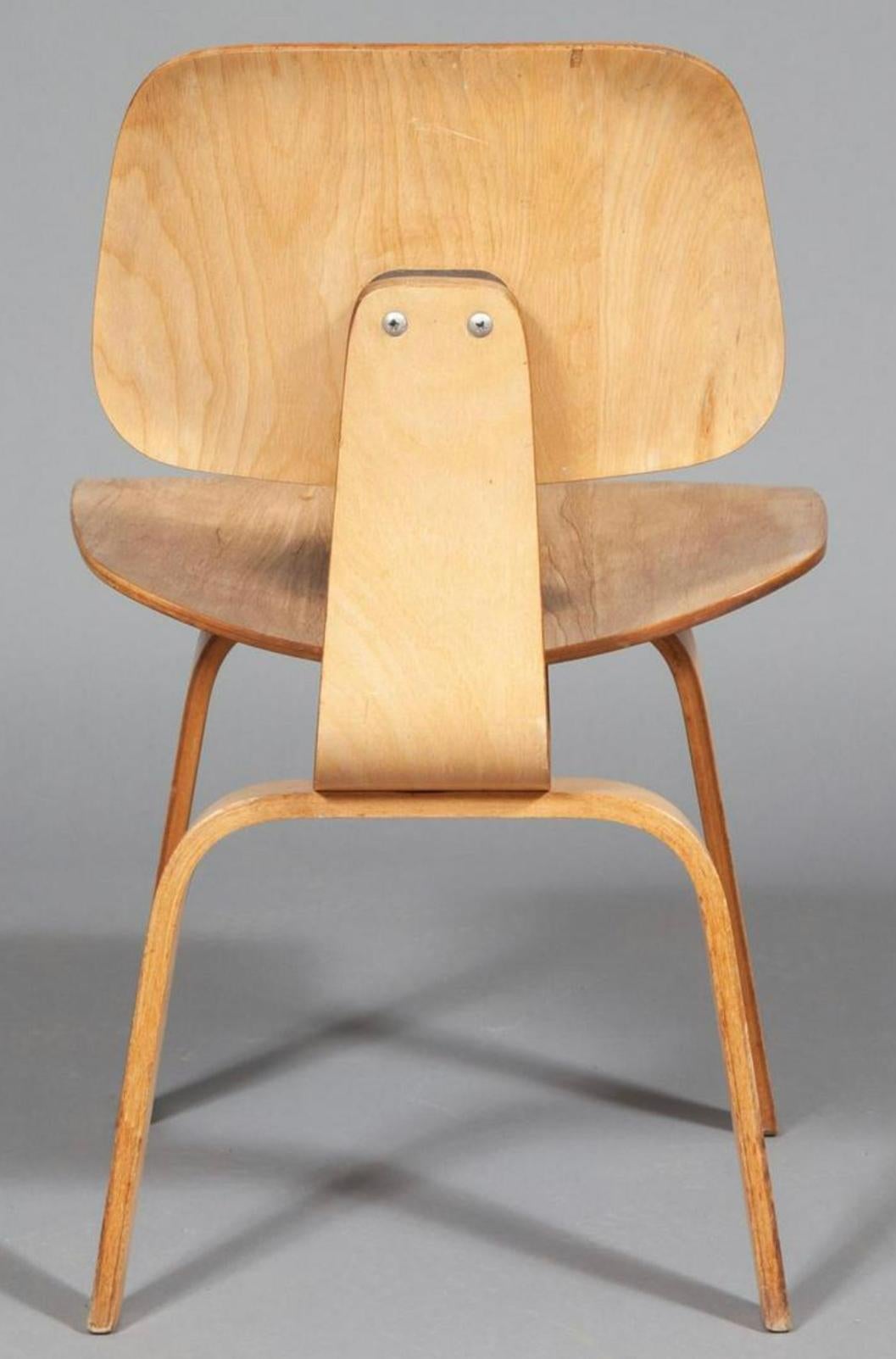 Vier frühe Eames DCW-Esszimmerstühle von Evans Products, 1940er Jahre (amerikanisch)