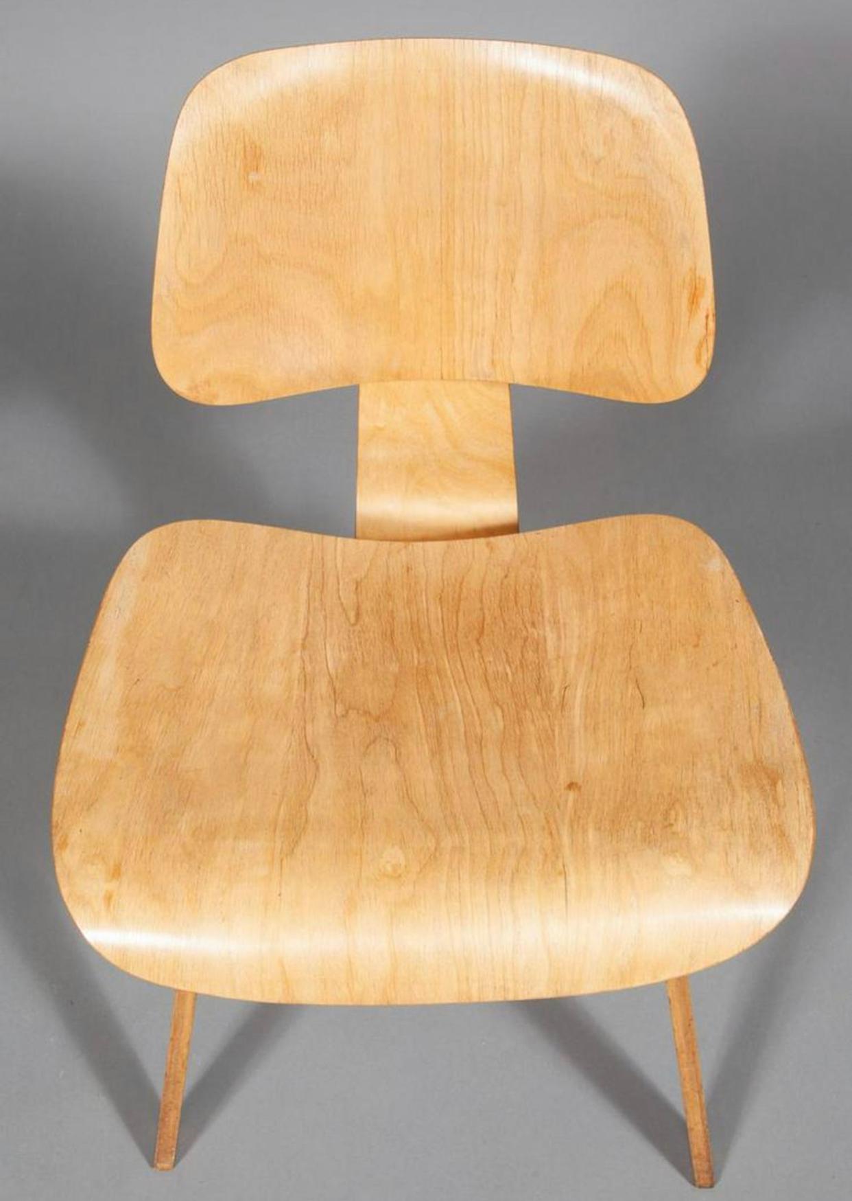 Vier frühe Eames DCW-Esszimmerstühle von Evans Products, 1940er Jahre (Geformt)