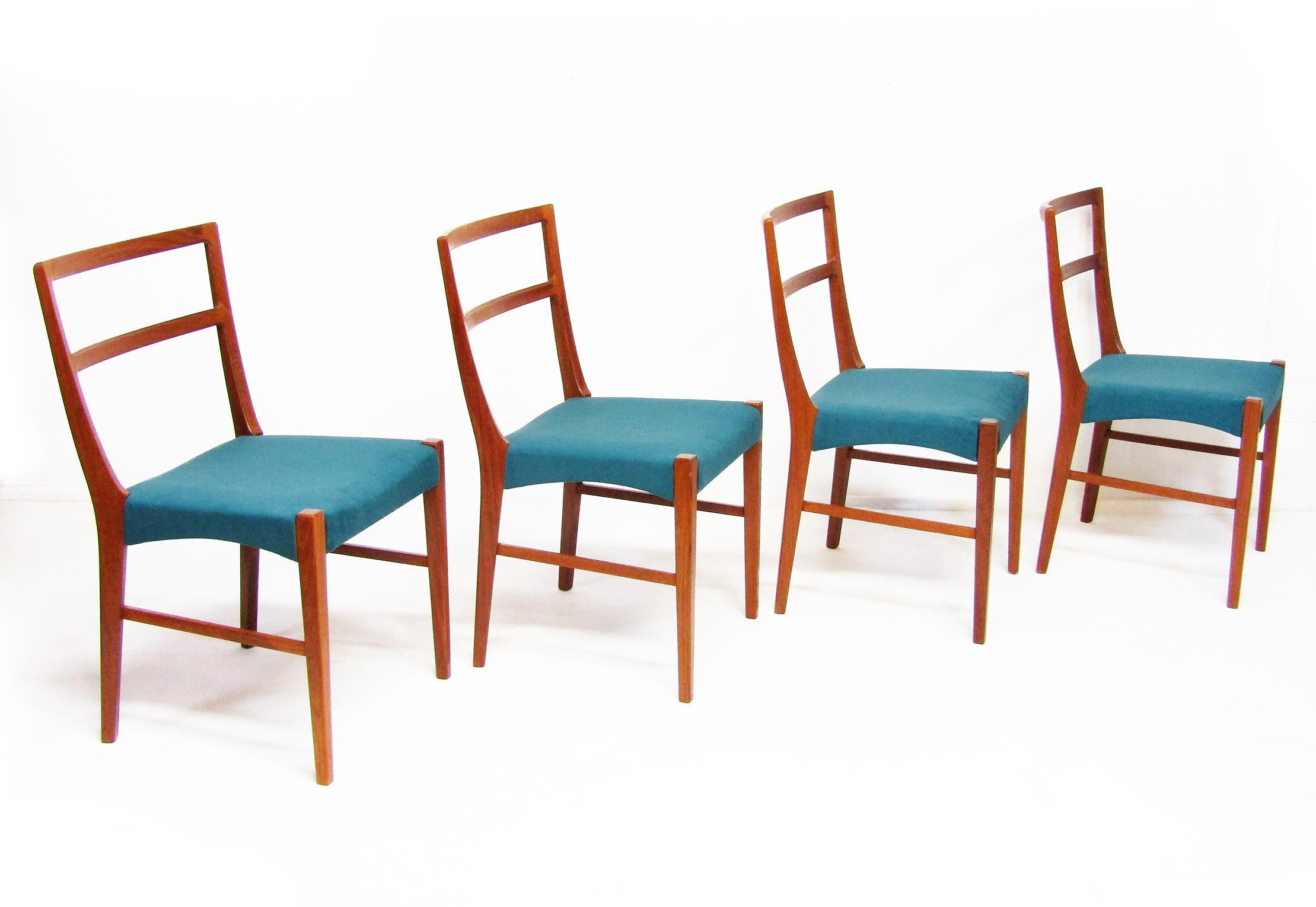 Quatre chaises de salle à manger danoises des années 1960 de Johannes Andersen pour Bernhard Pedersen en vente 1