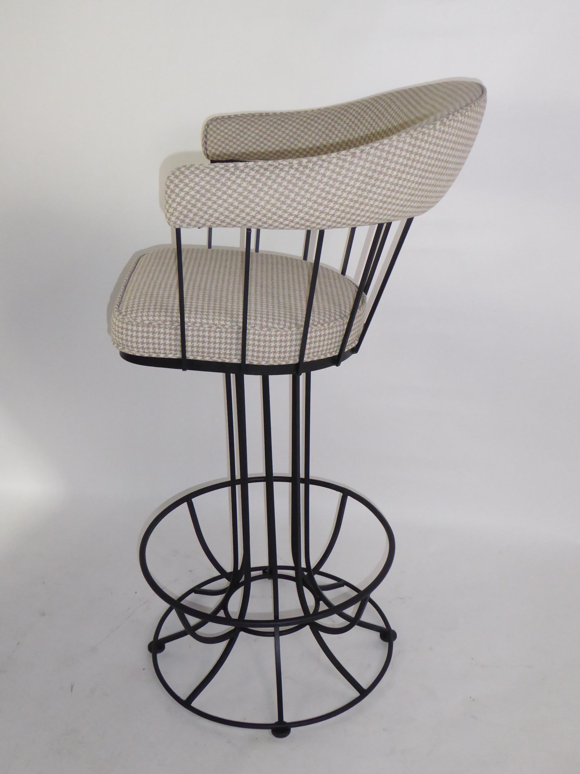 Four 1960s Swiveling Bar Stools Upholstered in Houndstooth Anton Lorenz Inspired In Good Condition In Miami, FL