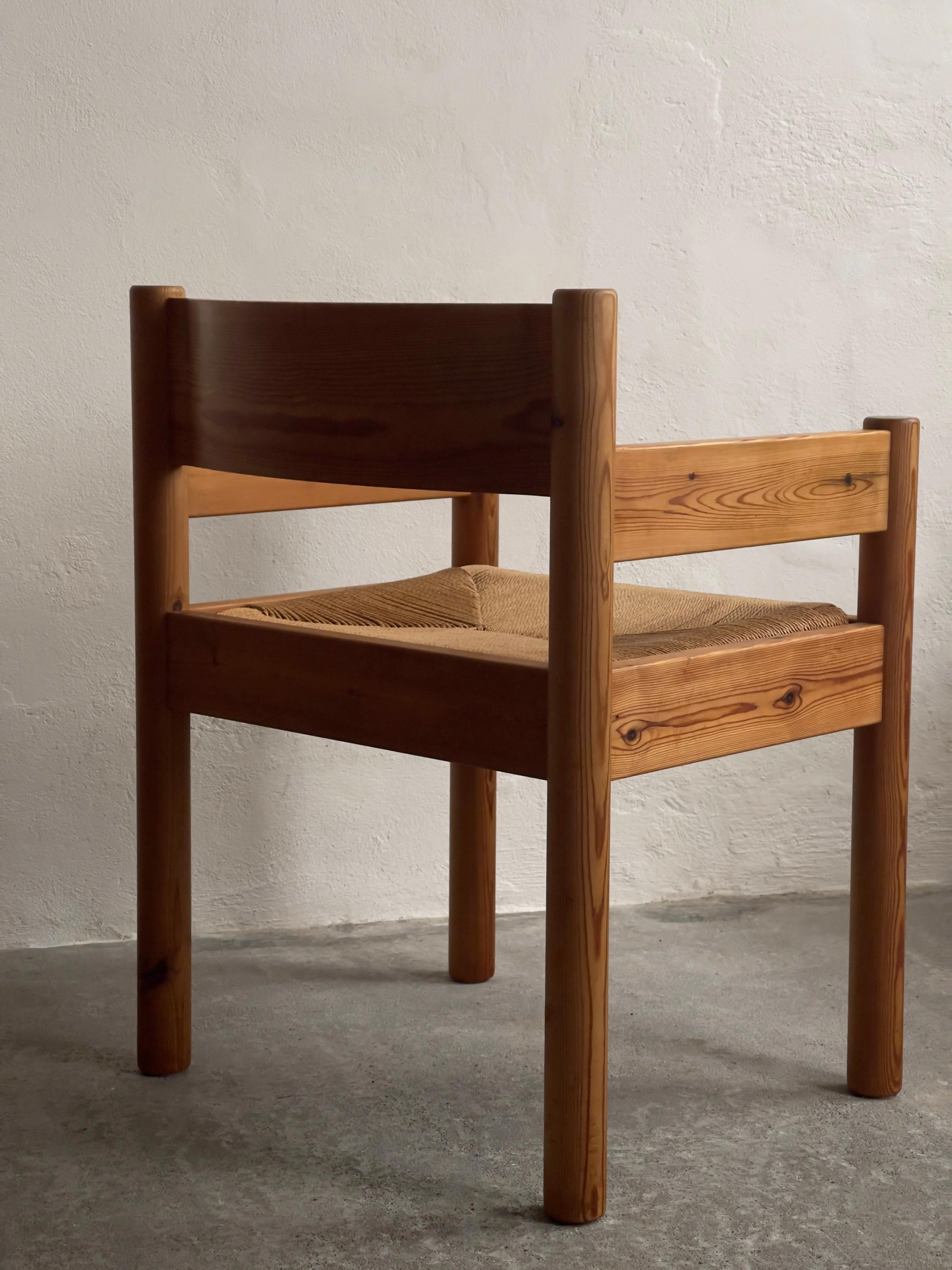 Architects Friis & Moltke dining chairs Denmark 1970, solid pine and paper cord. For Sale 2