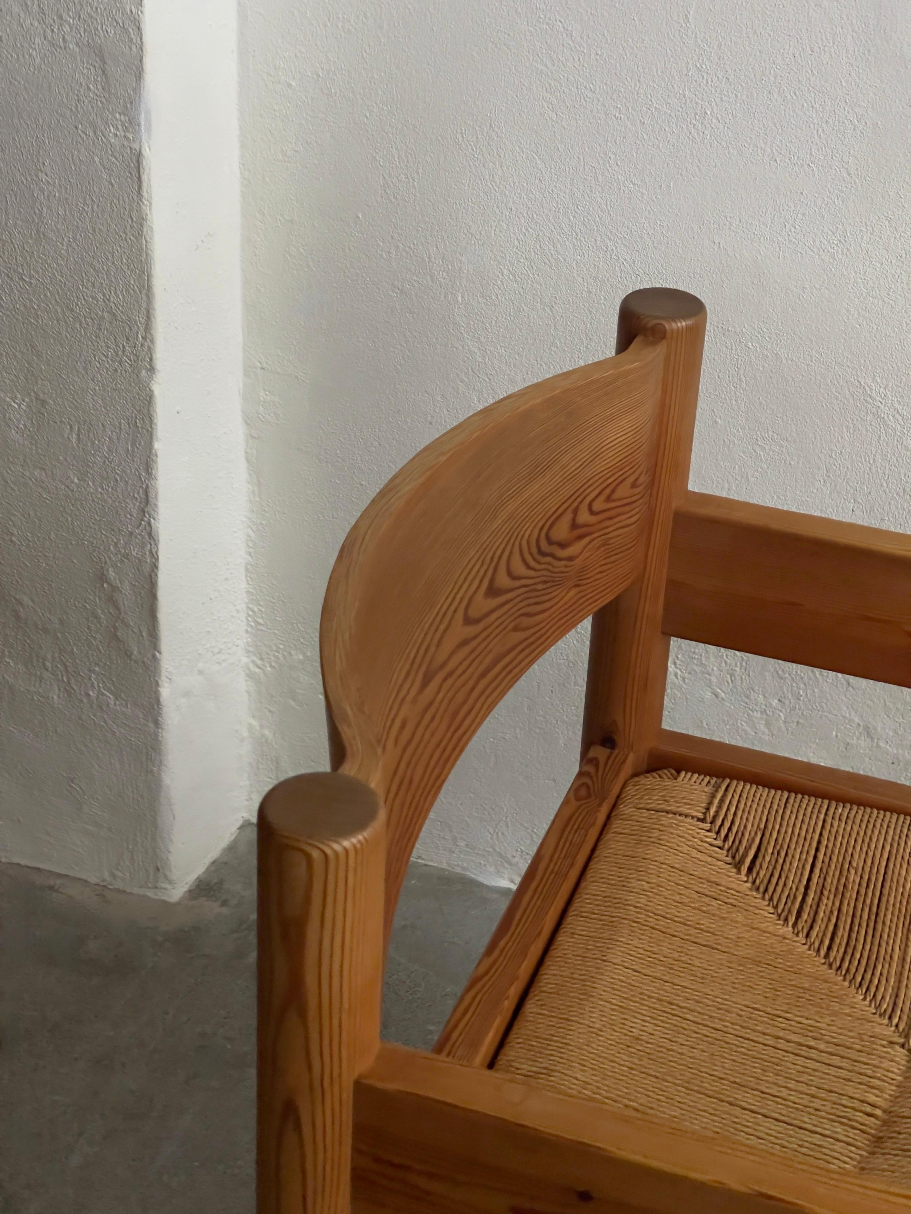 Architects Friis & Moltke dining chairs Denmark 1970, solid pine and paper cord. For Sale 3