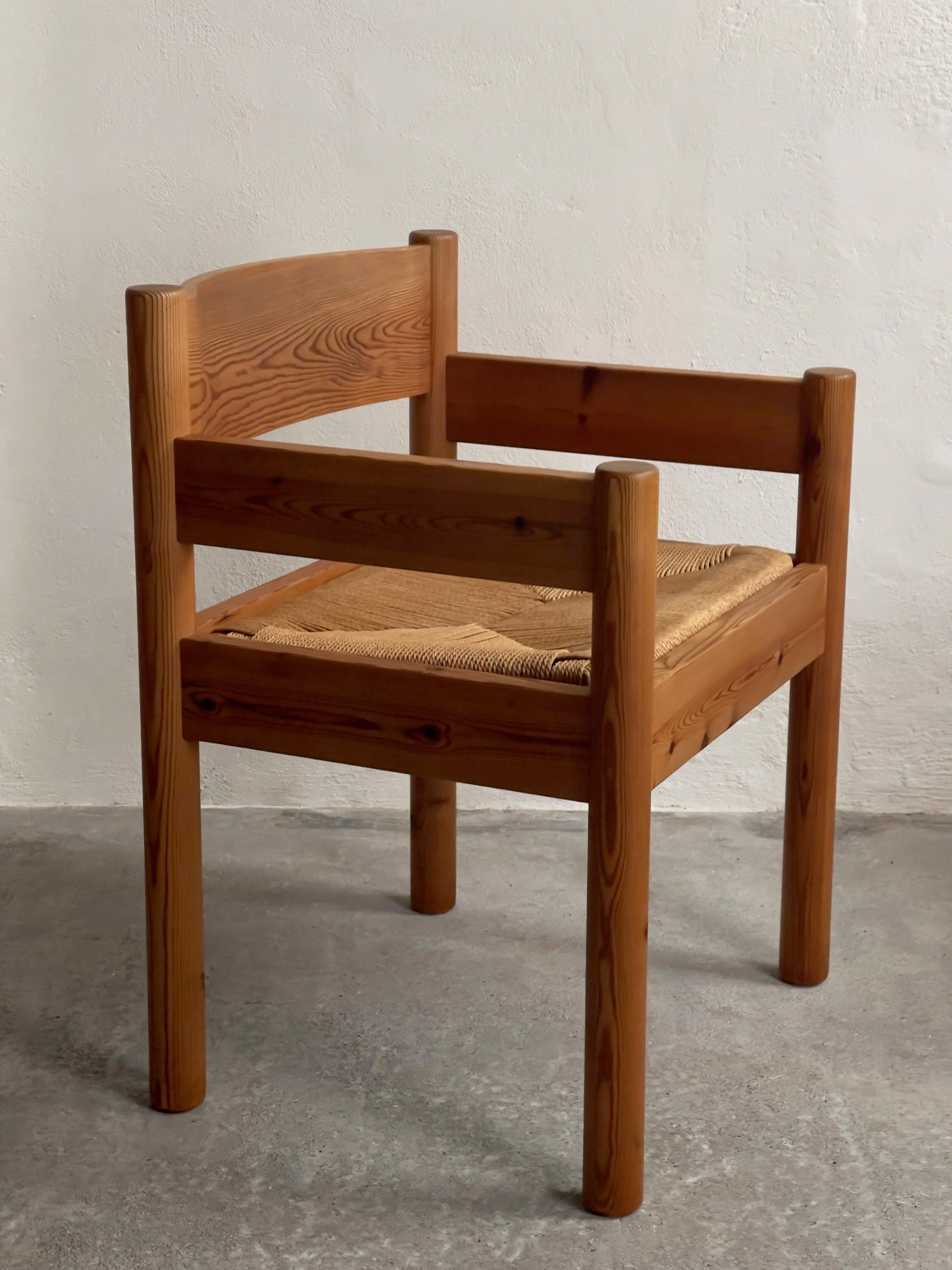 Architects Friis & Moltke dining chairs Denmark 1970, solid pine and paper cord. For Sale 5