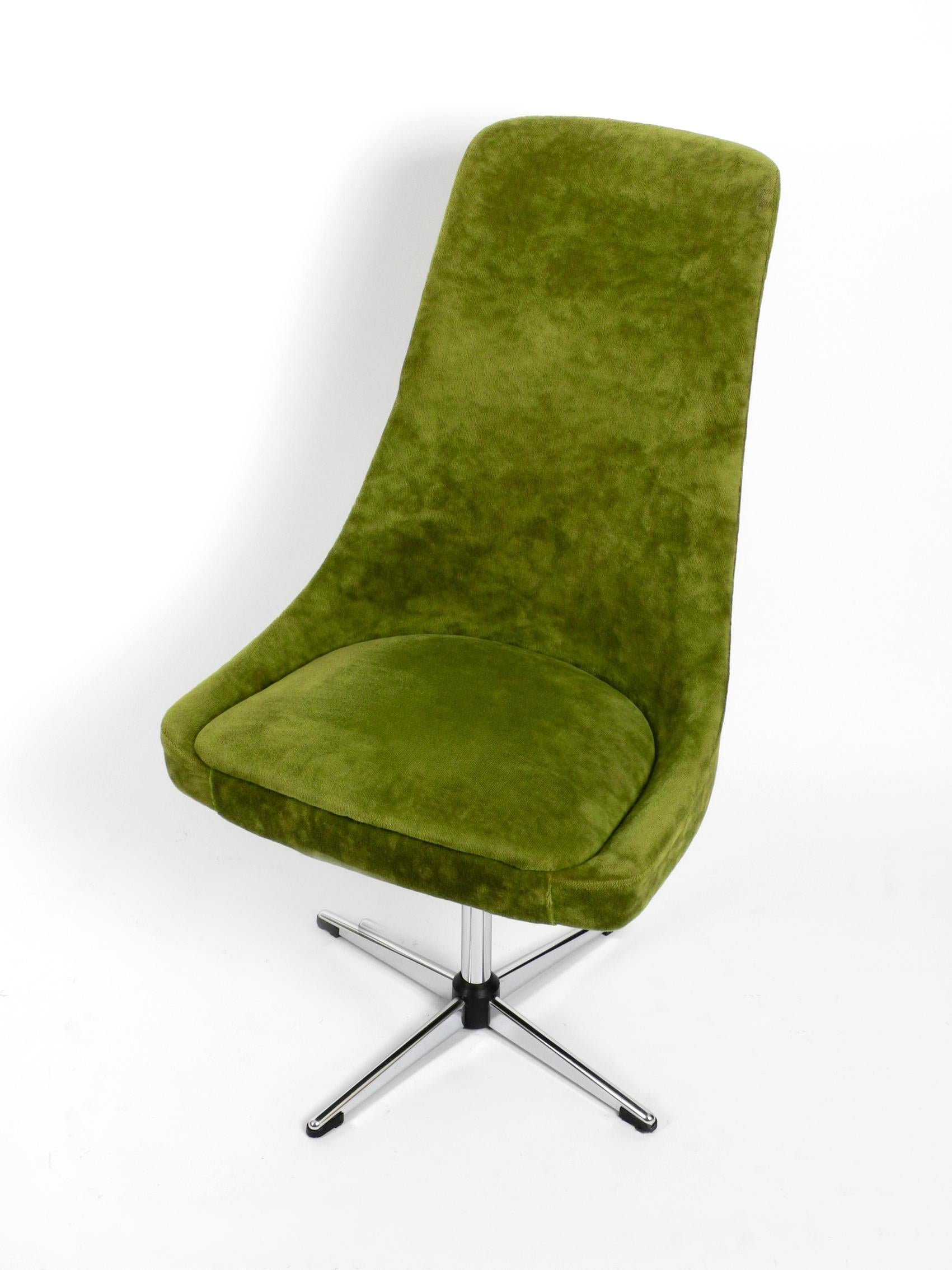 Four 1970s Space Age Rotatable Chairs by Lübke with Original Green Velvet Cover 3