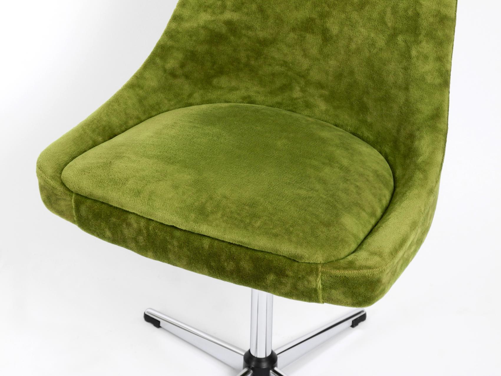 Four 1970s Space Age Rotatable Chairs by Lübke with Original Green Velvet Cover 8