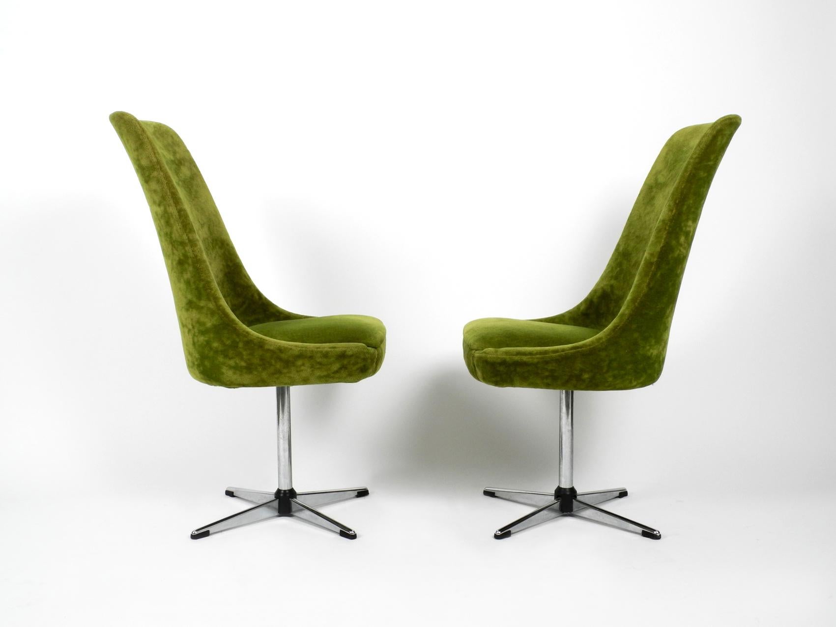 German Four 1970s Space Age Rotatable Chairs by Lübke with Original Green Velvet Cover