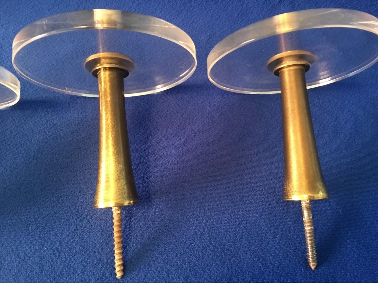Four 1970s Wall Hooks of Lucite and Brass In Fair Condition In Frisco, TX