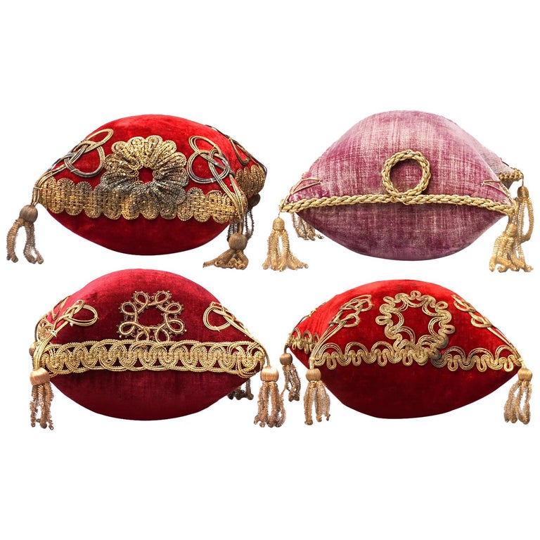 Four 19th Century French Red and Pink Silk Velvet Marriage Cushions Gilt Cord For Sale