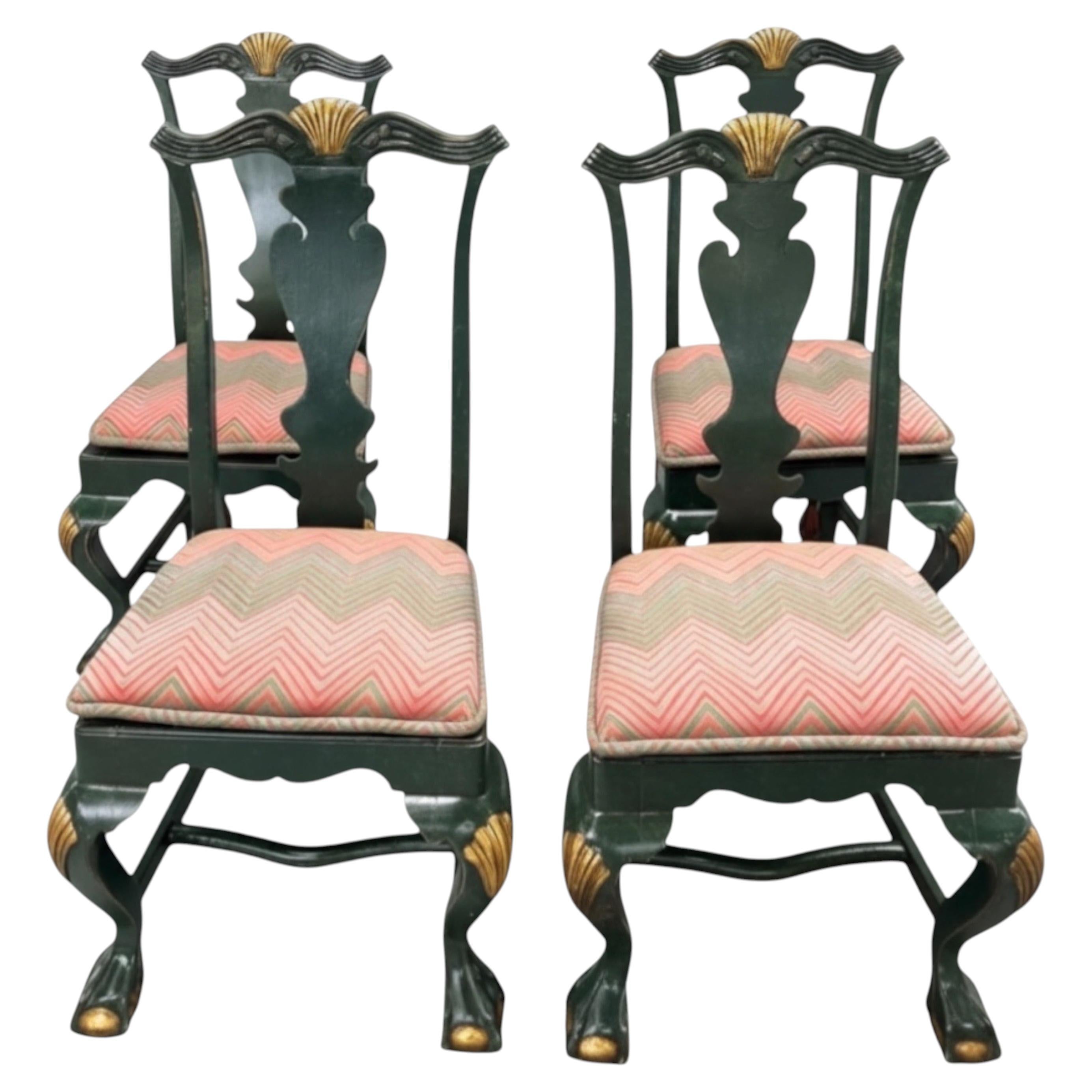 Quatre chaises d'appoint du XIXe siècle, de style Queen Anne, peintes en vert foncé. en vente
