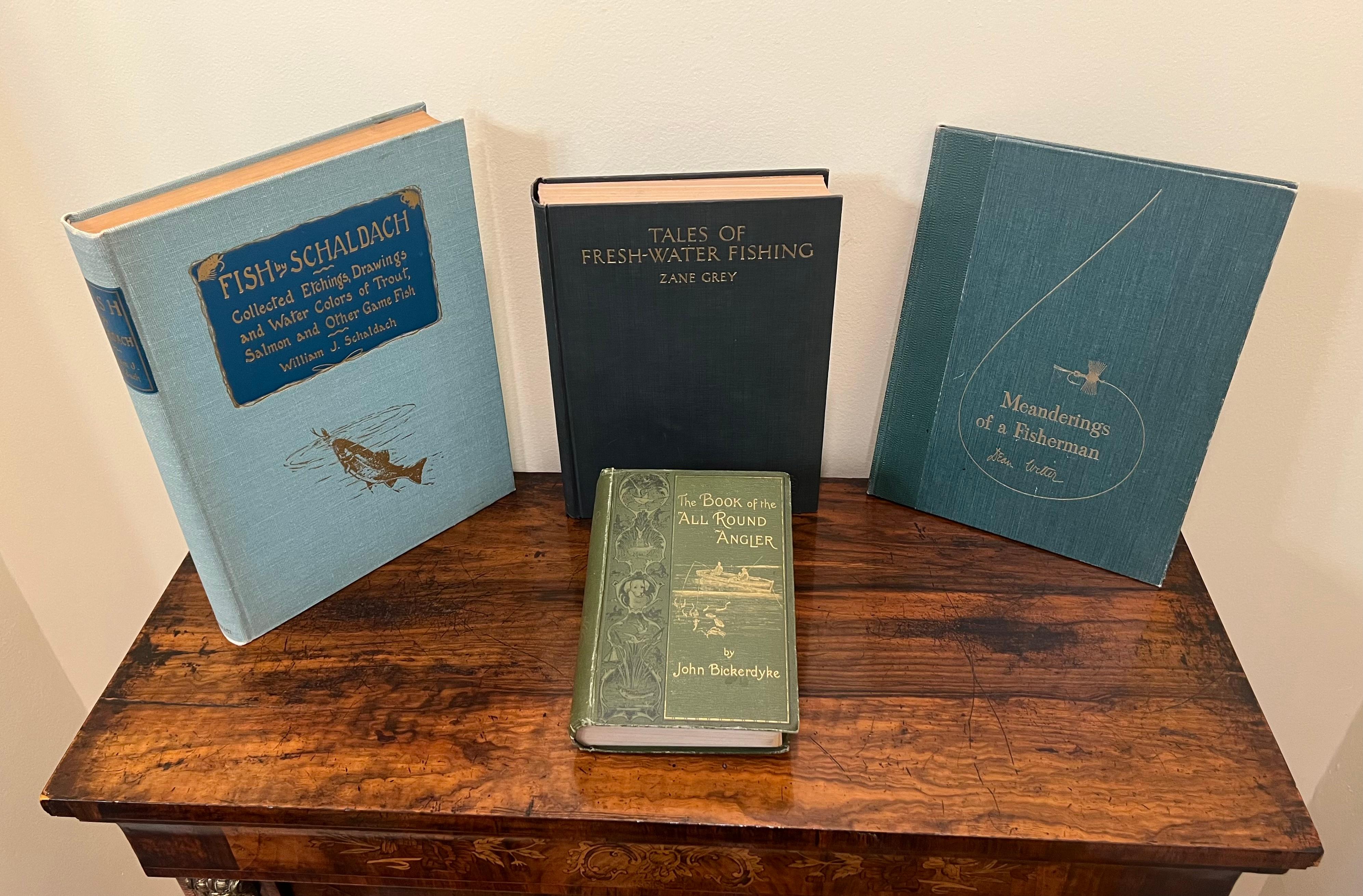 Un groupe intéressant et rare de 4 ouvrages sur la pêche, dont les suivants : 
