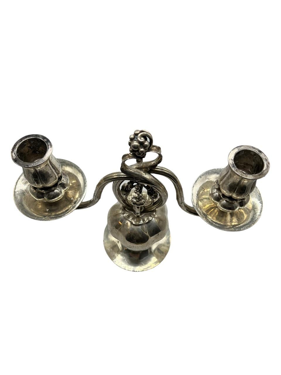 Georg Jensen Cuatro candelabros granados daneses de plata de ley del siglo XX en venta 1