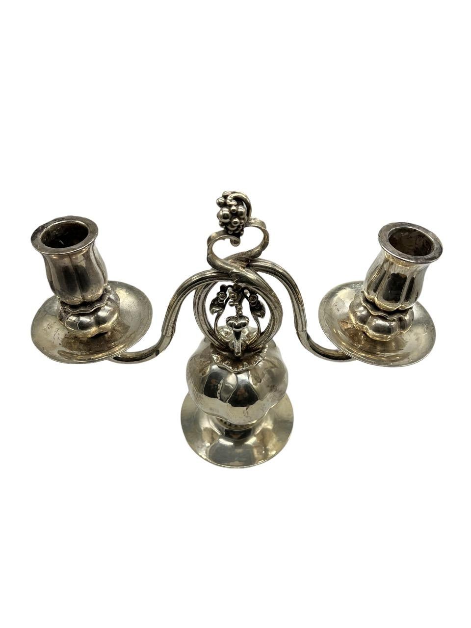 Quatre candélabres danois en argent sterling représentant des grenades, Georg Jensen, XXe siècle  1