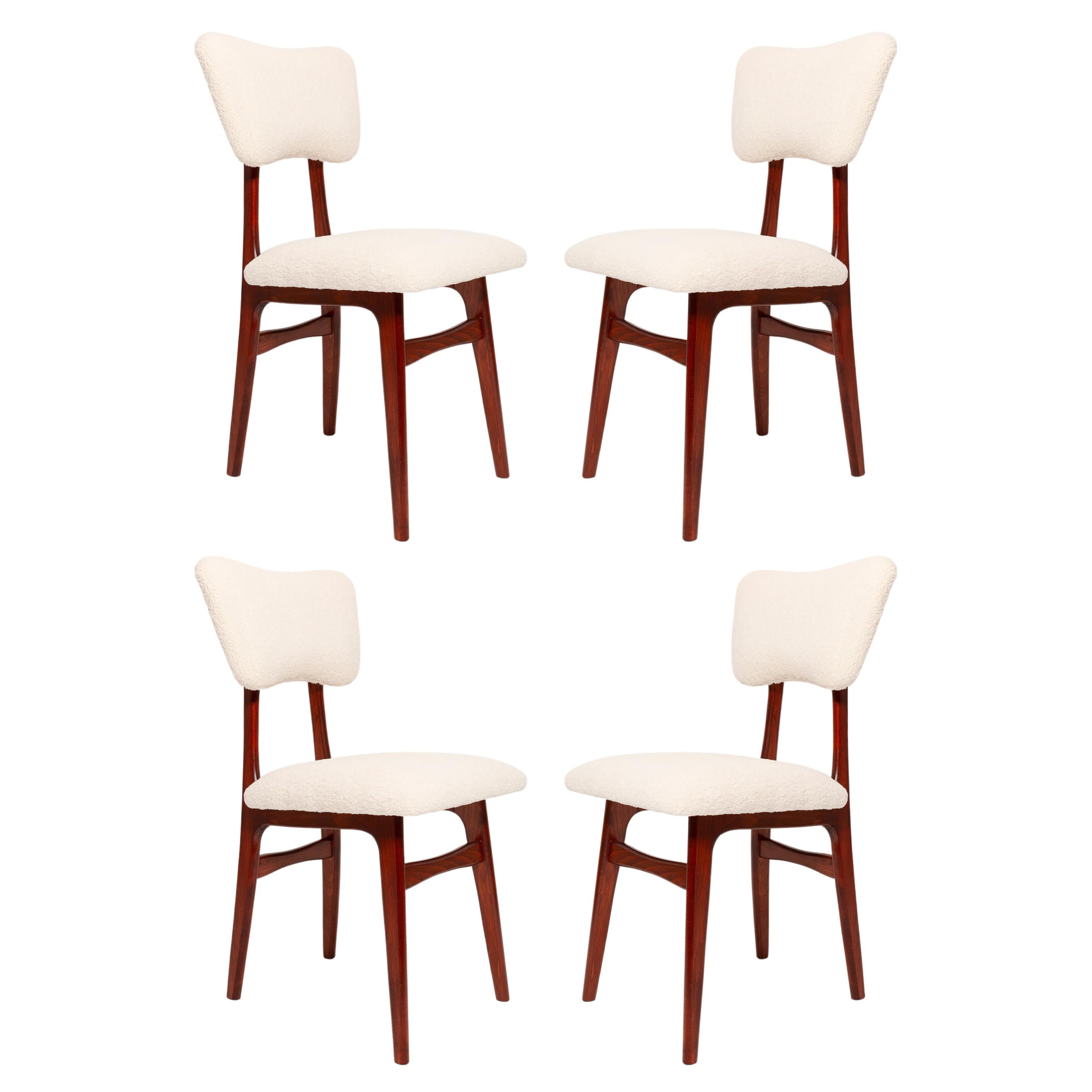 Quatre chaises lumineuses du 20ème siècle en bois de cerisier et bouclette de crème, années 1960