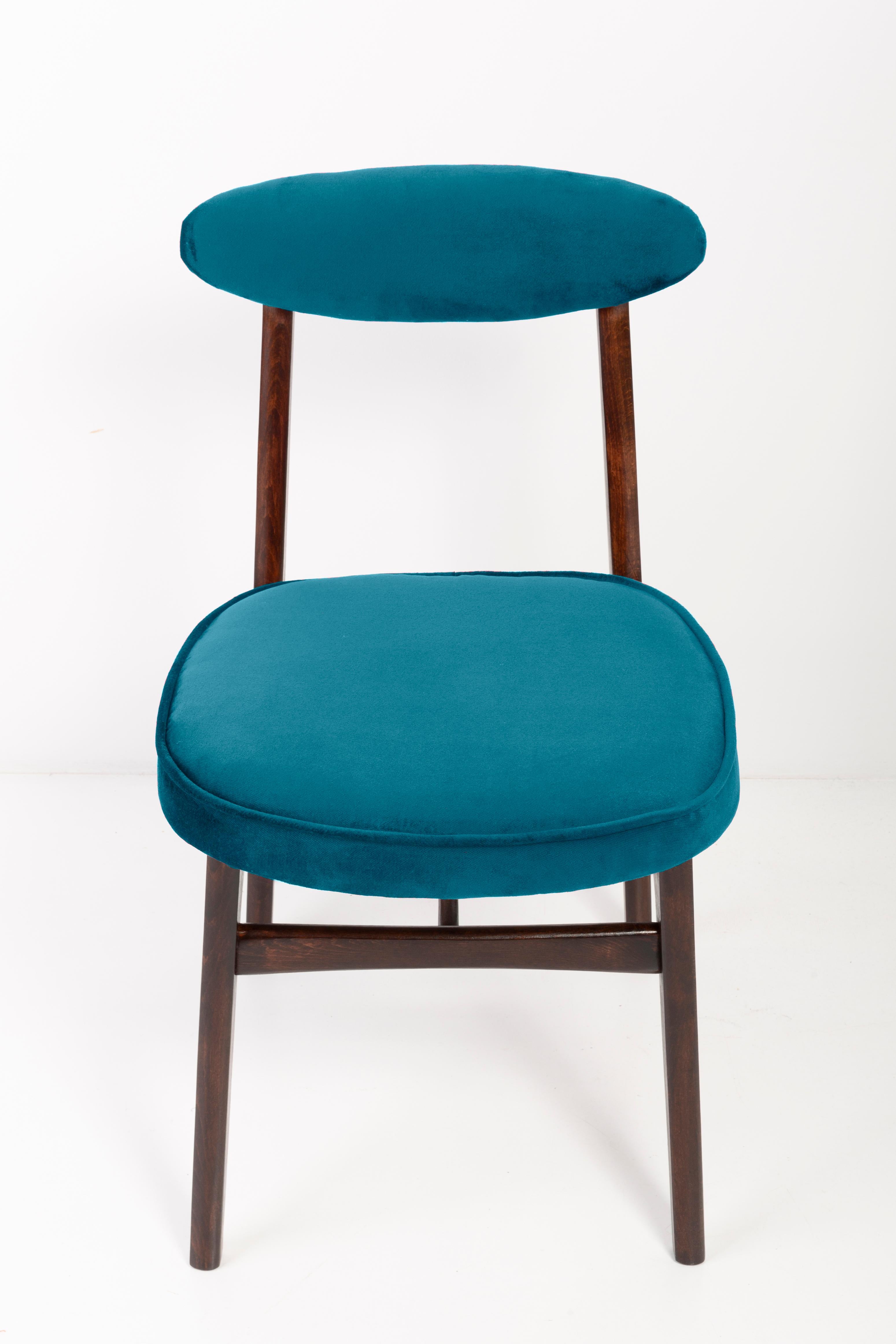 Four 20th Century Petrol Blue Velvet Chairs by Rajmund Halas, Europe, 1960s In Excellent Condition For Sale In 05-080 Hornowek, PL