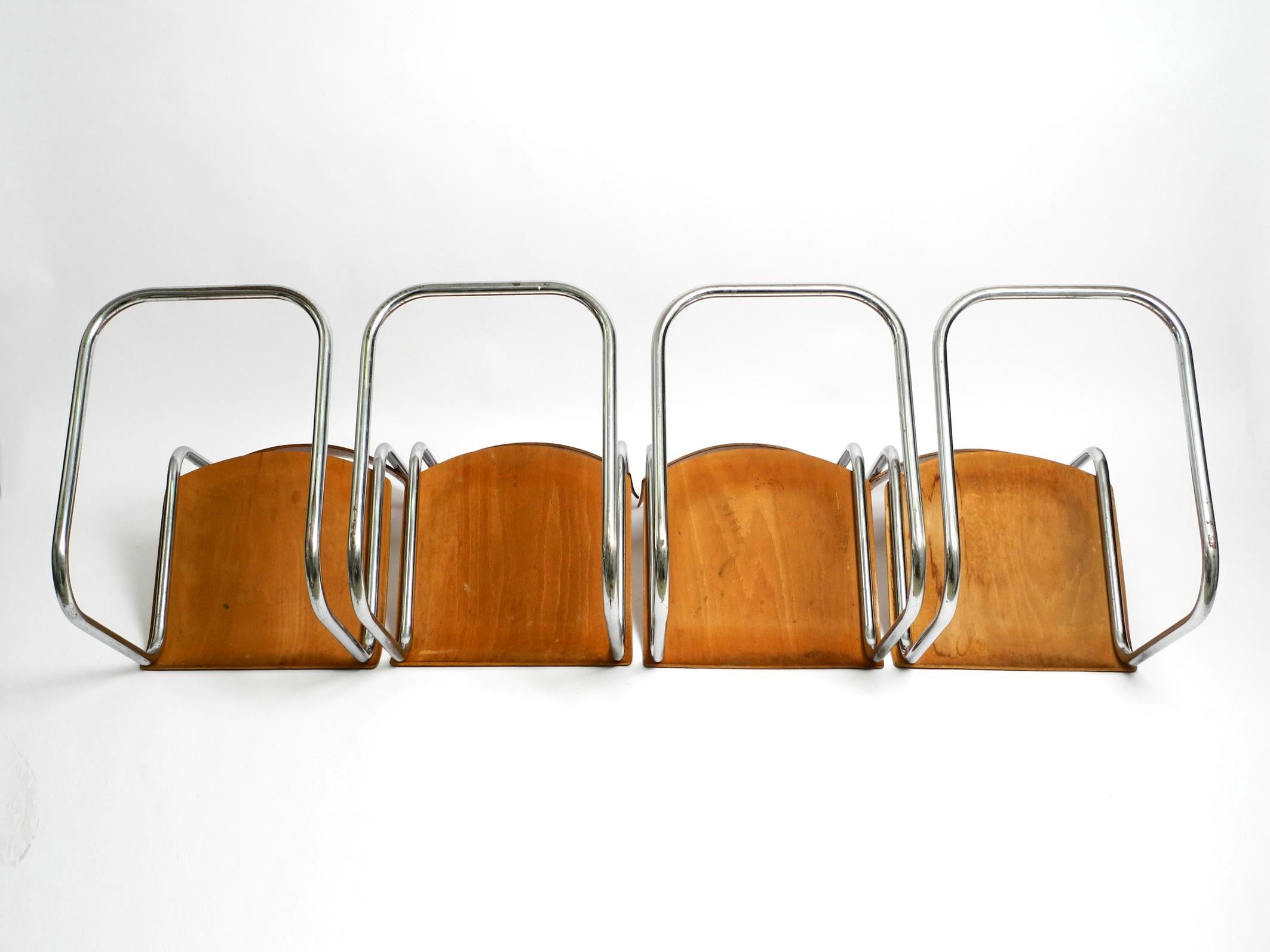 Four 30s cantilever Bauhaus tubular steel chairs by Mart Stam for Robert Slezak For Sale 4