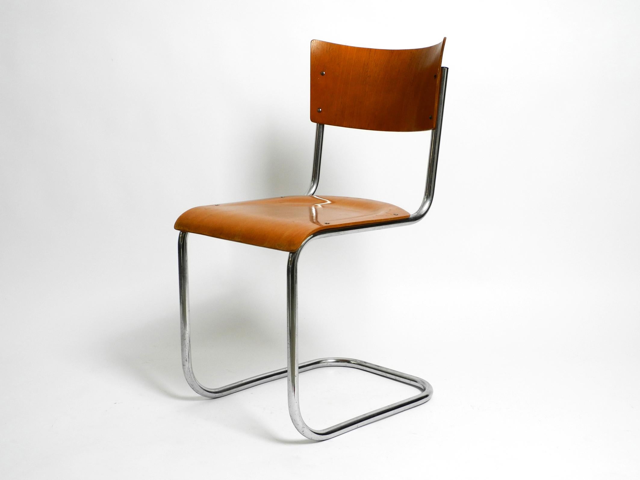 Four 30s cantilever Bauhaus tubular steel chairs by Mart Stam for Robert Slezak For Sale 14