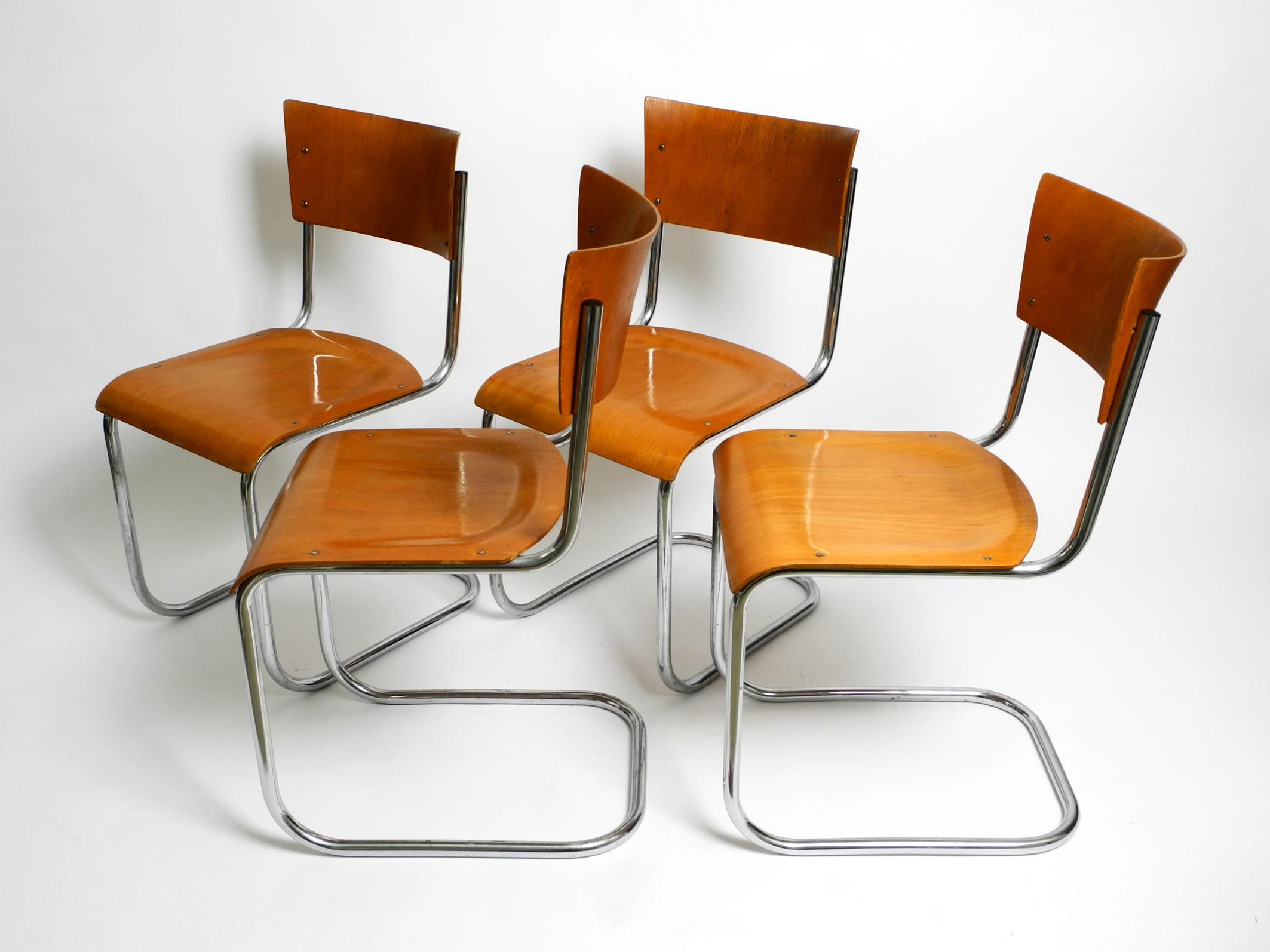 Tchèque Quatre chaises cantilever Bauhaus en acier tubulaire des années 30 de Mart Stam pour Robert Slezak en vente