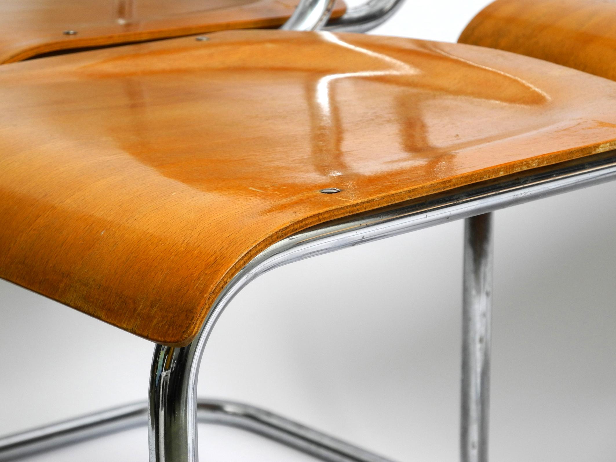 Metal Four 30s cantilever Bauhaus tubular steel chairs by Mart Stam for Robert Slezak For Sale
