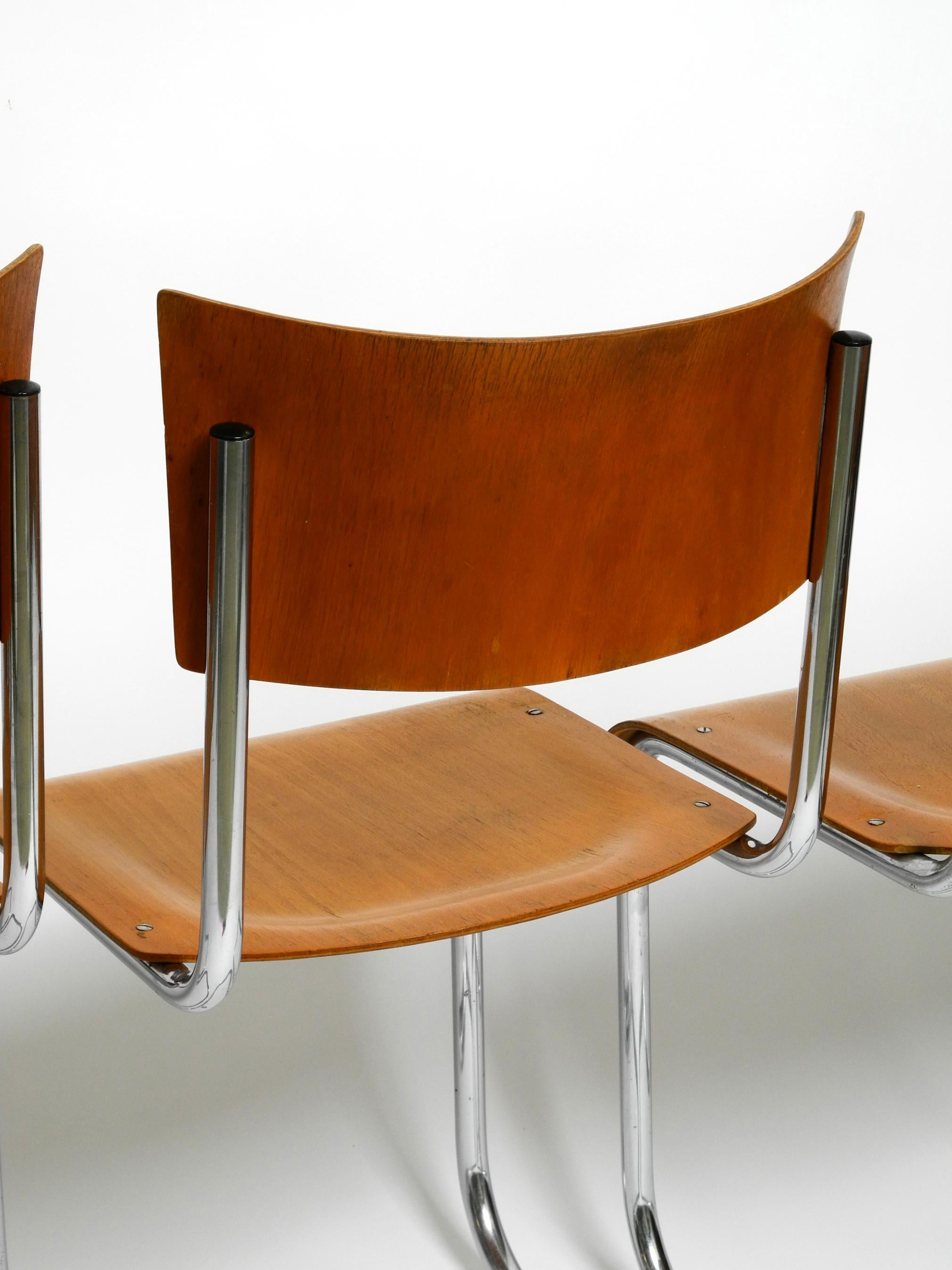 Four 30s cantilever Bauhaus tubular steel chairs by Mart Stam for Robert Slezak For Sale 2