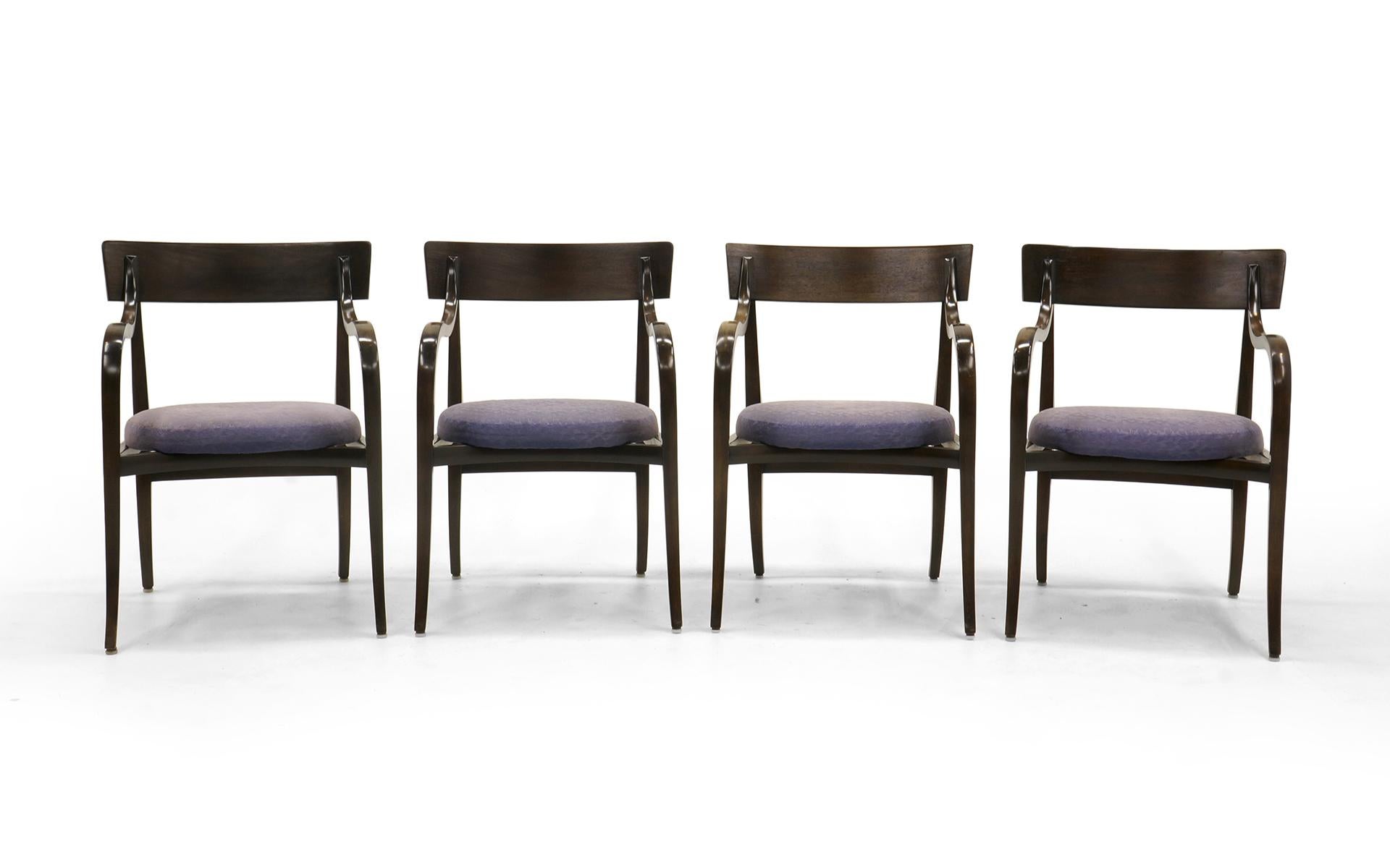 Ensemble de 4 chaises Alexandria conçues par Edward Wormley. L'un des modèles les plus convoités de Wormley. Elles peuvent être utilisées comme chaises de salle à manger/cuisine, chaises de table de jeu ou chaises d'appoint dans n'importe quelle