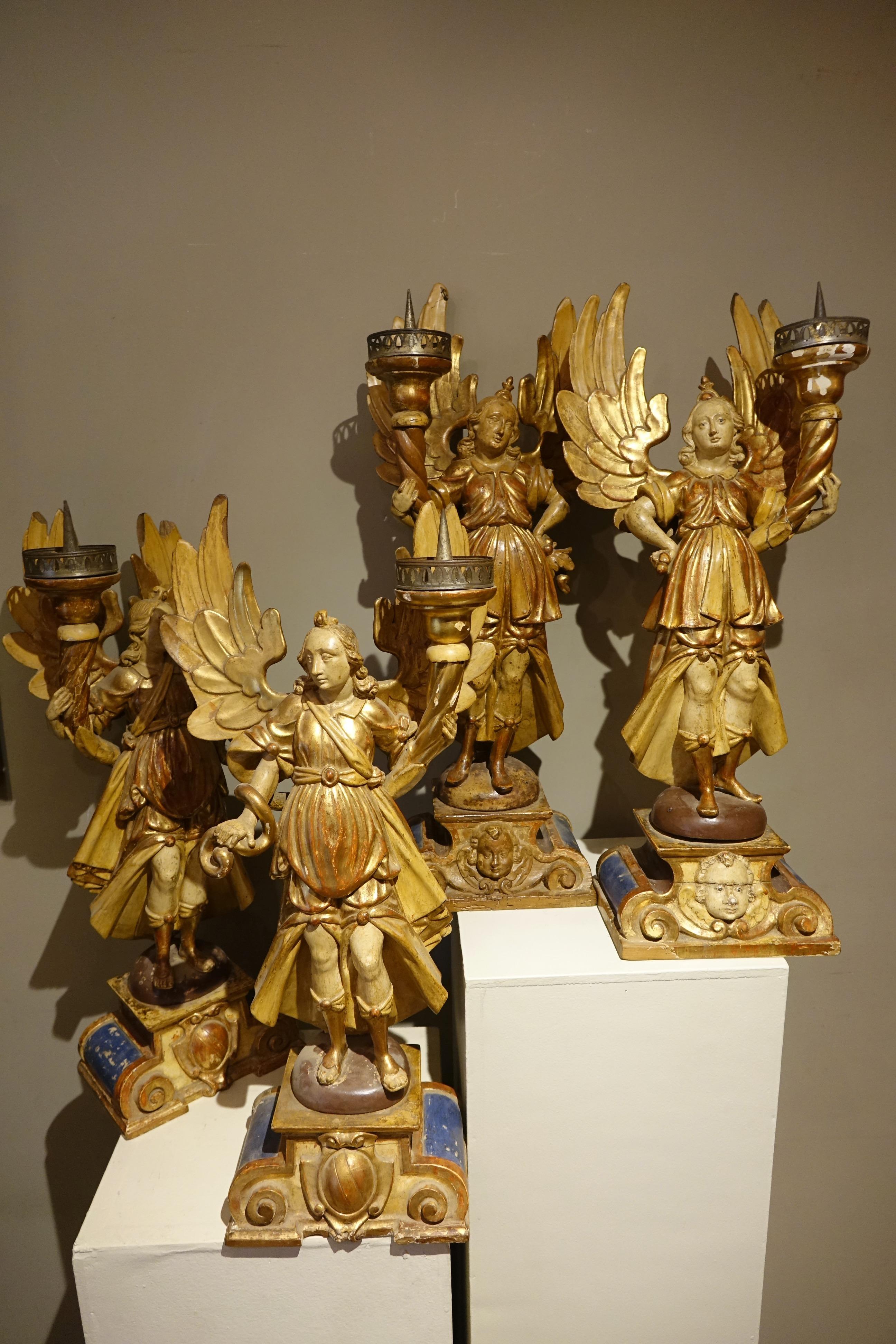 Four angels, Provence or Italy, 17th c. In Good Condition For Sale In PARIS, FR