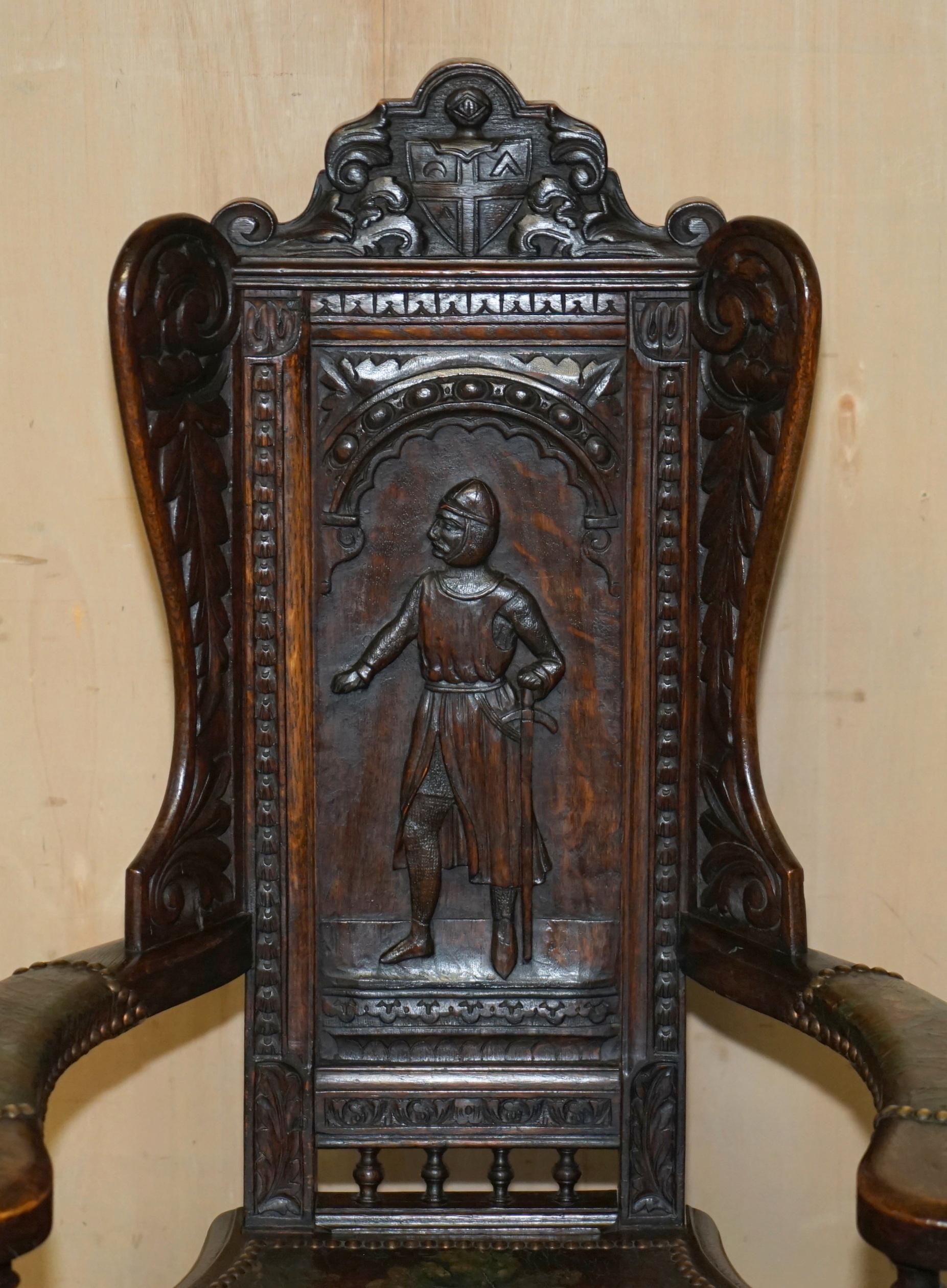 QUATTRO POLTRONE ANTICHE 1640 CAQUETOIRE intagliate in legno di noce e dipinte in policromia in vendita 11