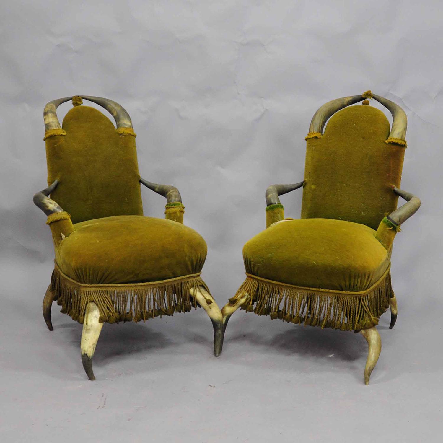Four Antique Bull Horn Chairs ca. 1870 In Fair Condition For Sale In Berghuelen, DE