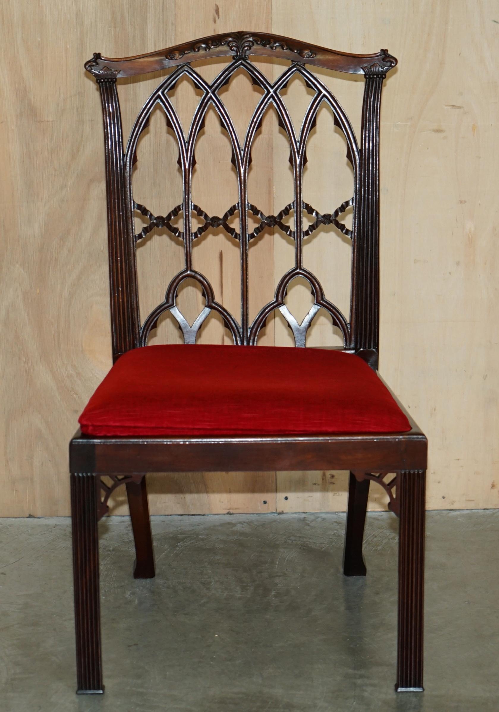 Neogotico QUATTRO SEDIE DA CENA ANTICHE CIRCA 1900 INGLESE Thomas Chippendale GOTHIC REVIVAL in vendita