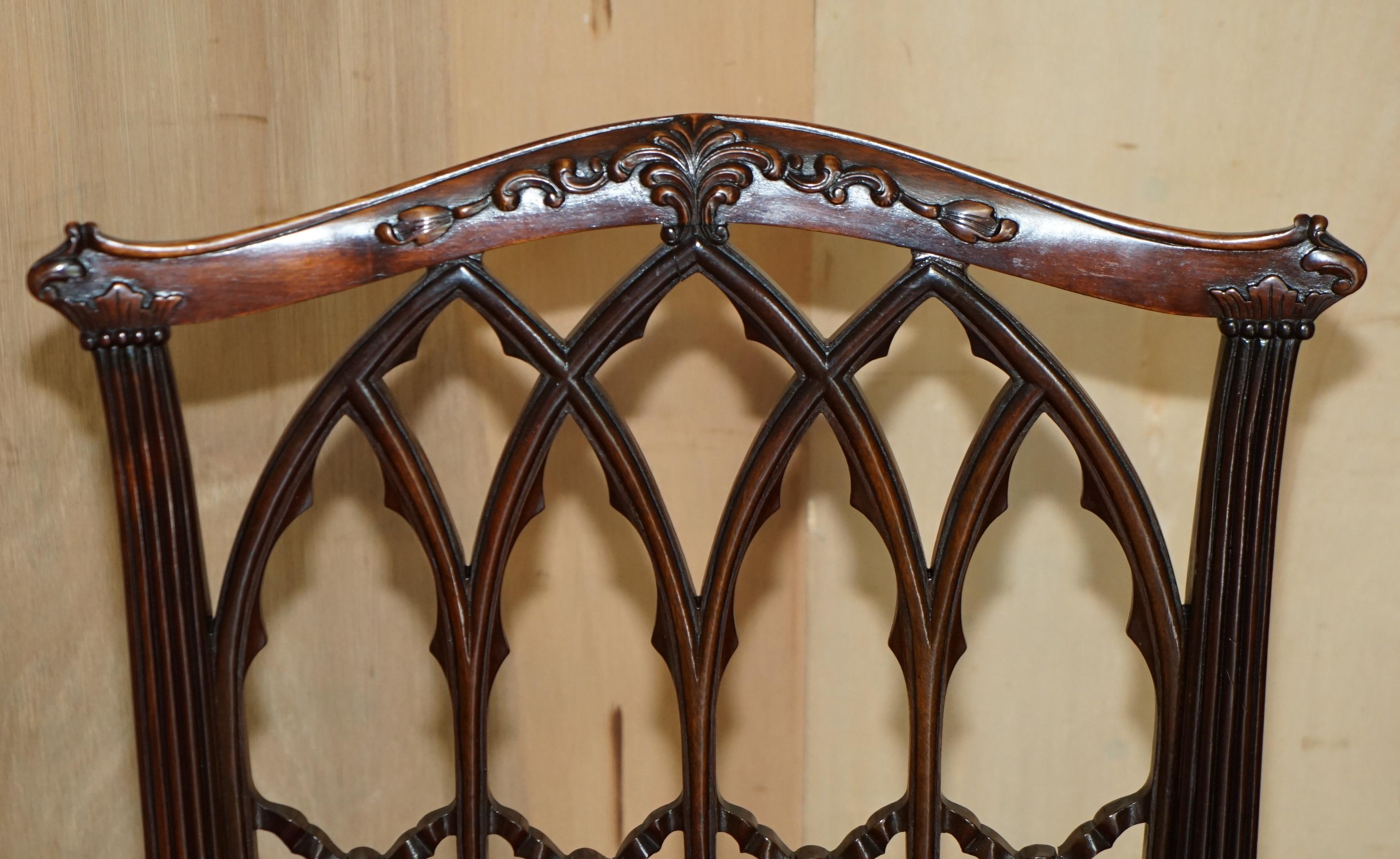 Fatto a mano QUATTRO SEDIE DA CENA ANTICHE CIRCA 1900 INGLESE Thomas Chippendale GOTHIC REVIVAL in vendita