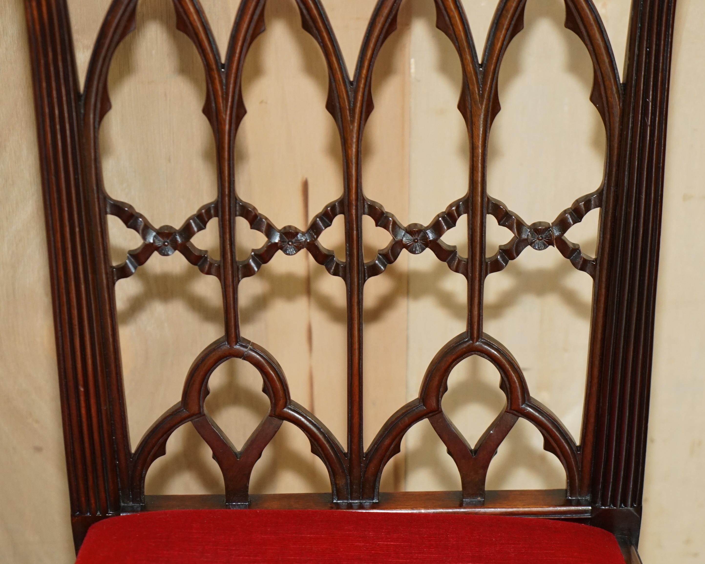 QUATTRO SEDIE DA CENA ANTICHE CIRCA 1900 INGLESE Thomas Chippendale GOTHIC REVIVAL In condizioni buone in vendita a West Sussex, Pulborough
