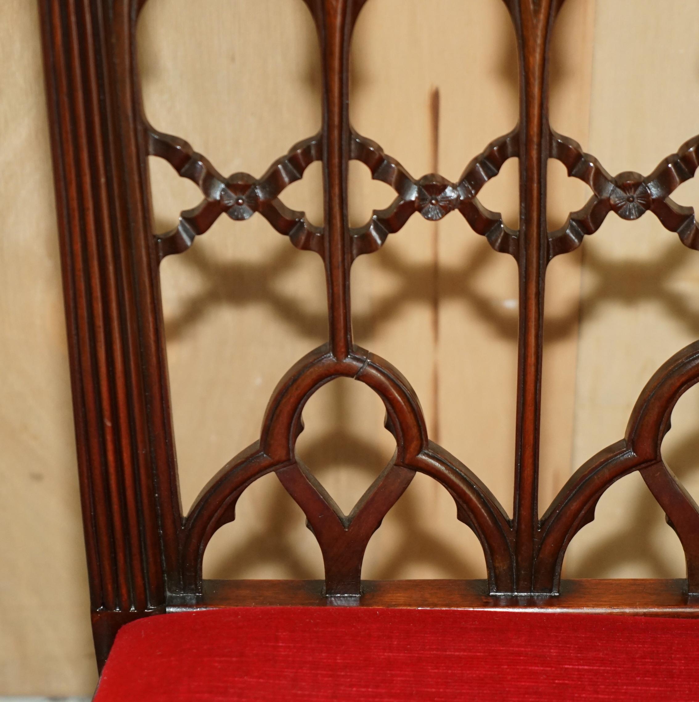 Legno massiccio QUATTRO SEDIE DA CENA ANTICHE CIRCA 1900 INGLESE Thomas Chippendale GOTHIC REVIVAL in vendita