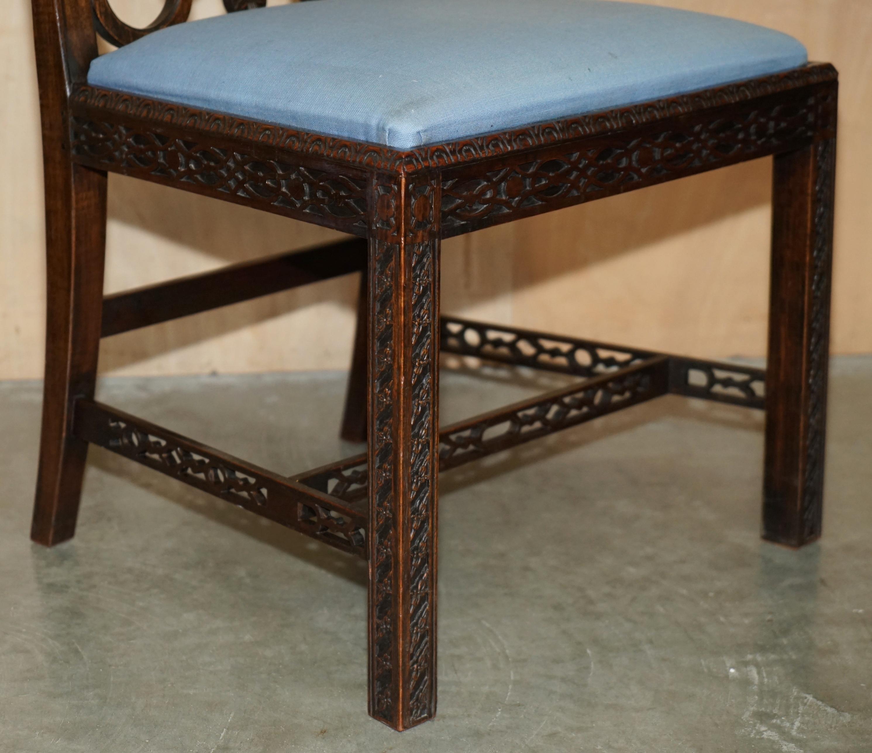 FOUR ANTIQUE COLONIAL THOMAS CHIPPENDALE HARDWOOD FRET WORK CARVED DiNING CHAIRS For Sale 2